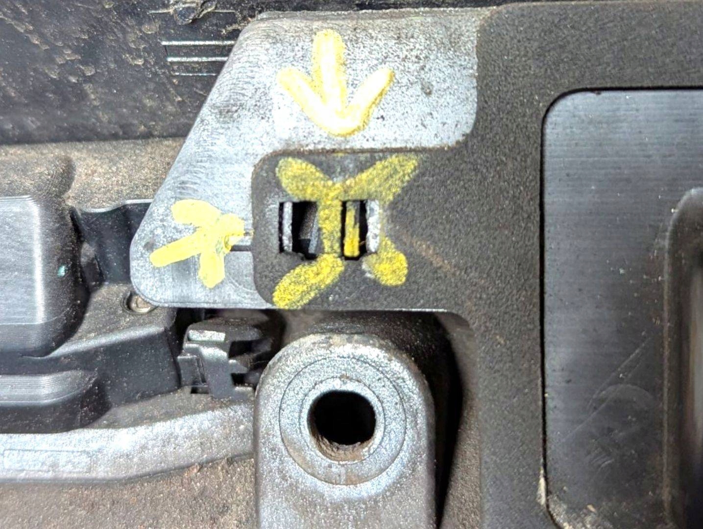 moulding bonnet Volvo V50 2007 30699682