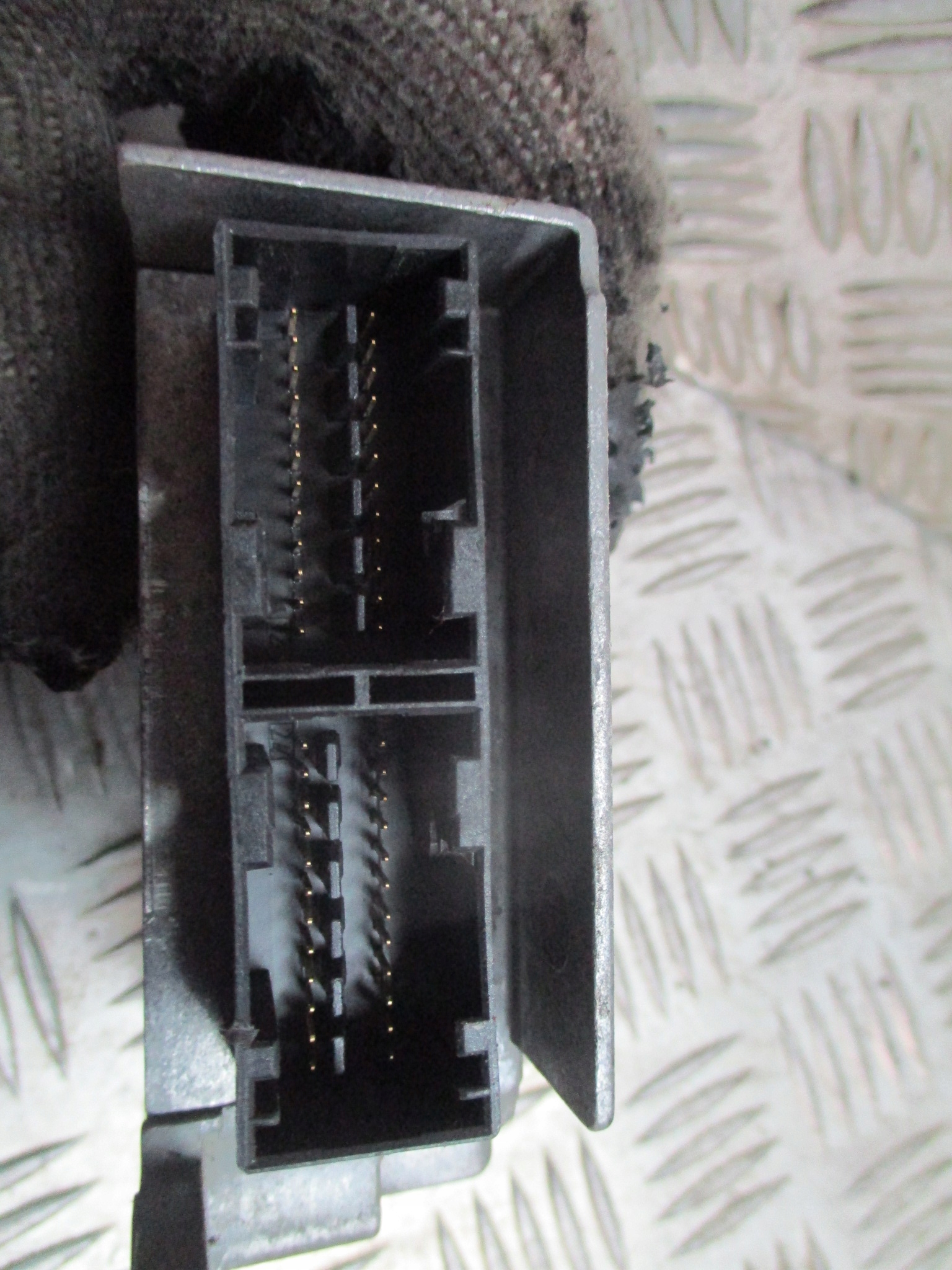 MODUŁ AIRBAG ALFA ROMEO 147 2.0 46756117 Typ samochodu Samochody osobowe