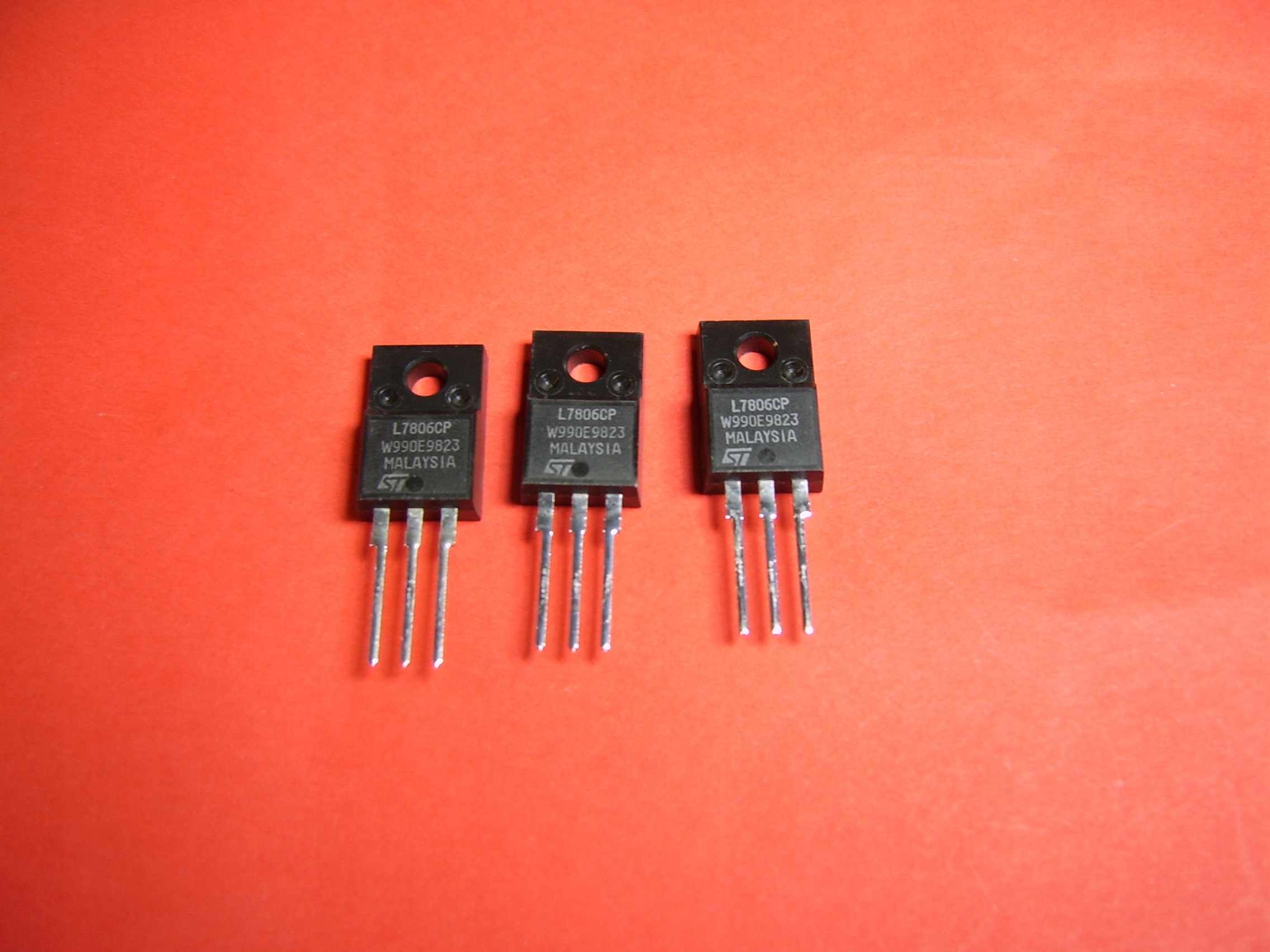 [3szt] L7806CP Stab. napięcia 1.5A 6V TO220ISO