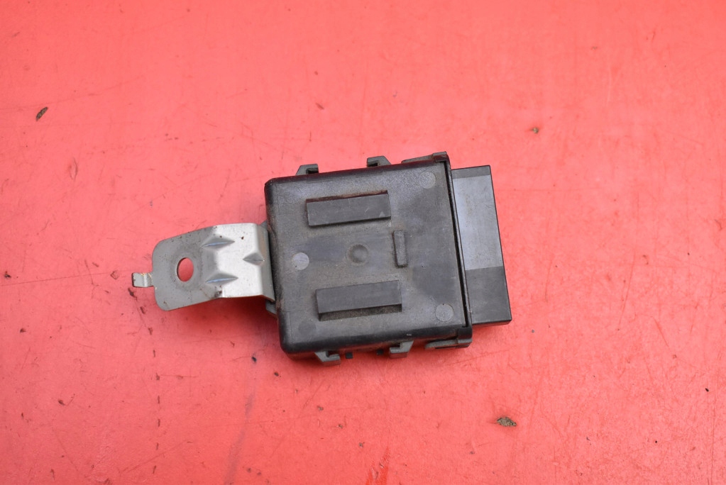 control unit module IMMO 88205SA000 SUBARU FORESTER 2 II 2.0 B 125 KM 4X4 02-05