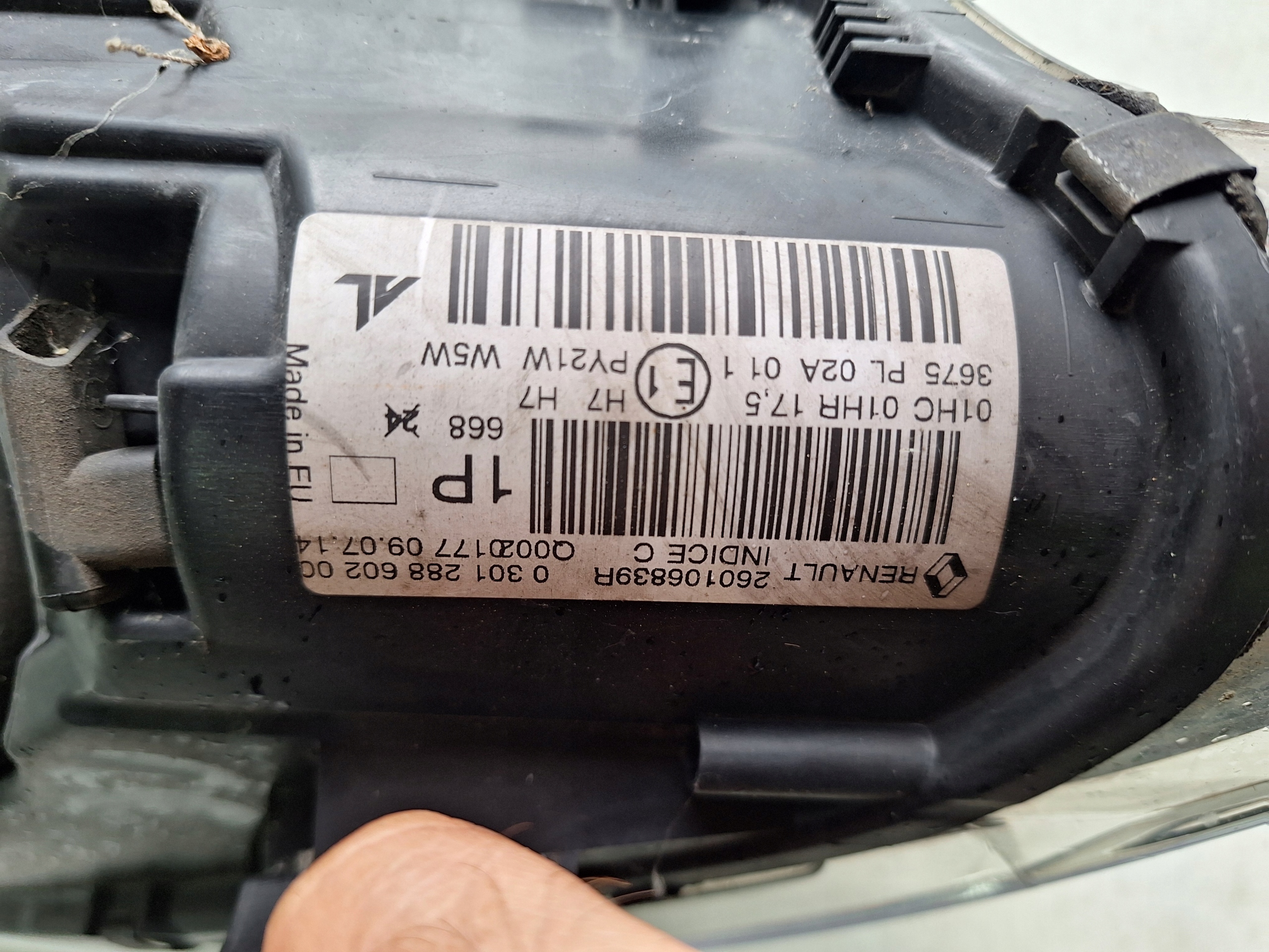 RENAULT MEGANE III LIFT 14-16 light right UK