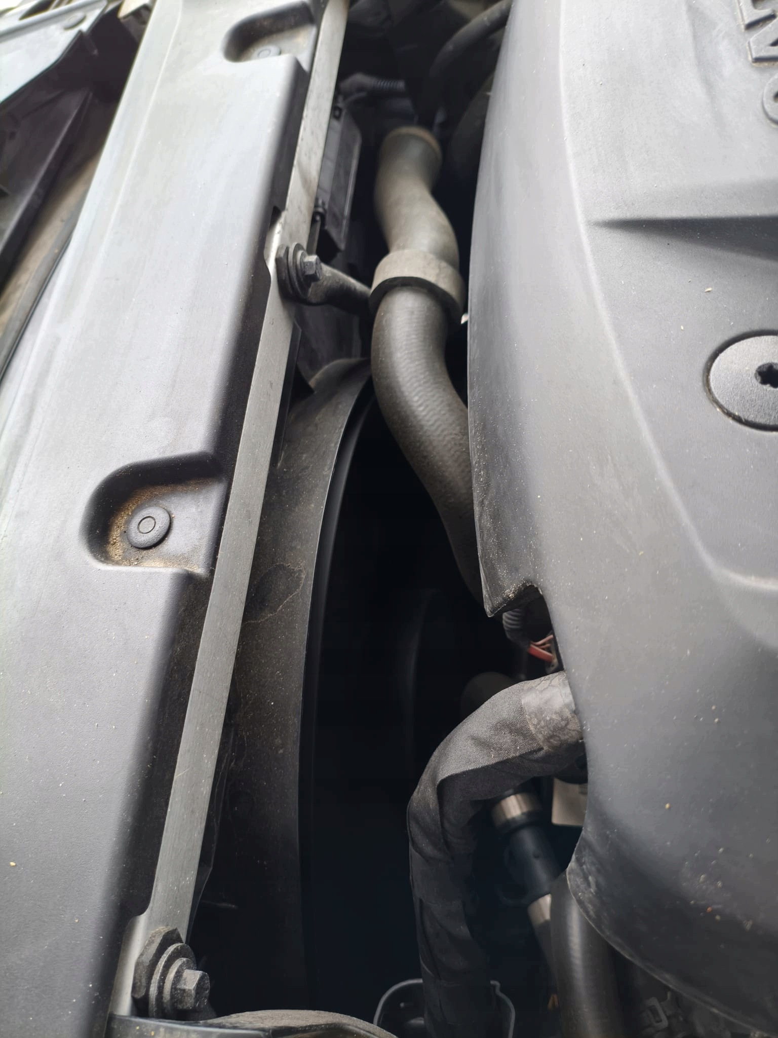 VOLVO XC60 II 2.0 T5 2019R radiator sider pillar front support panel for radiators