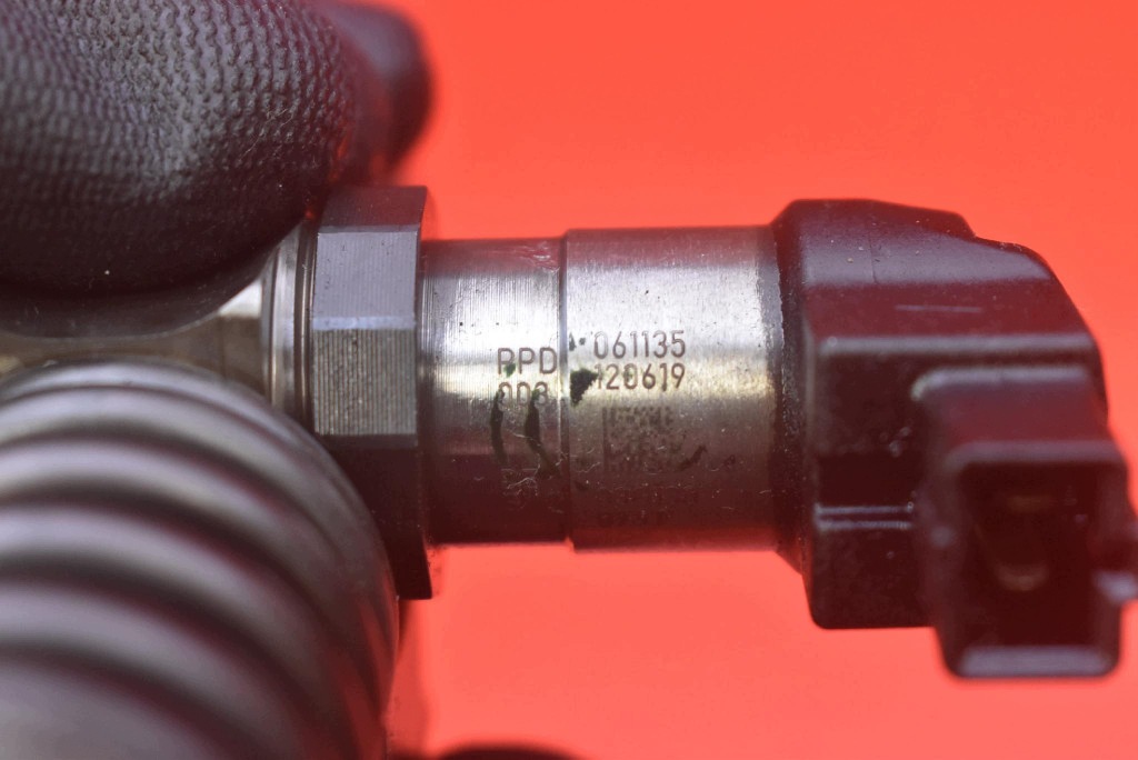 einspritzdüse einspritzdüse 03G130073T VW PASSAT B6 2.0 TDI 170 KM 05-10