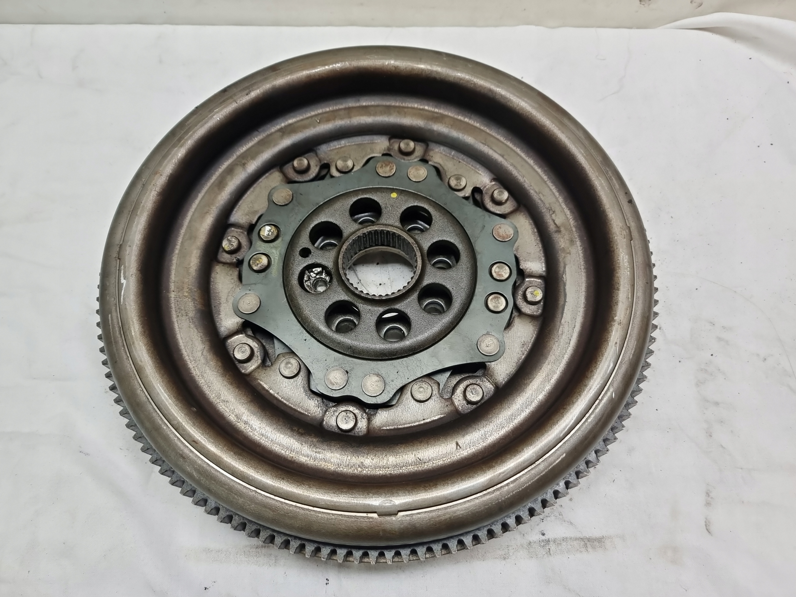 04L 105 - SKODA VW ДВОМАСОВЕ КОЛЕСО