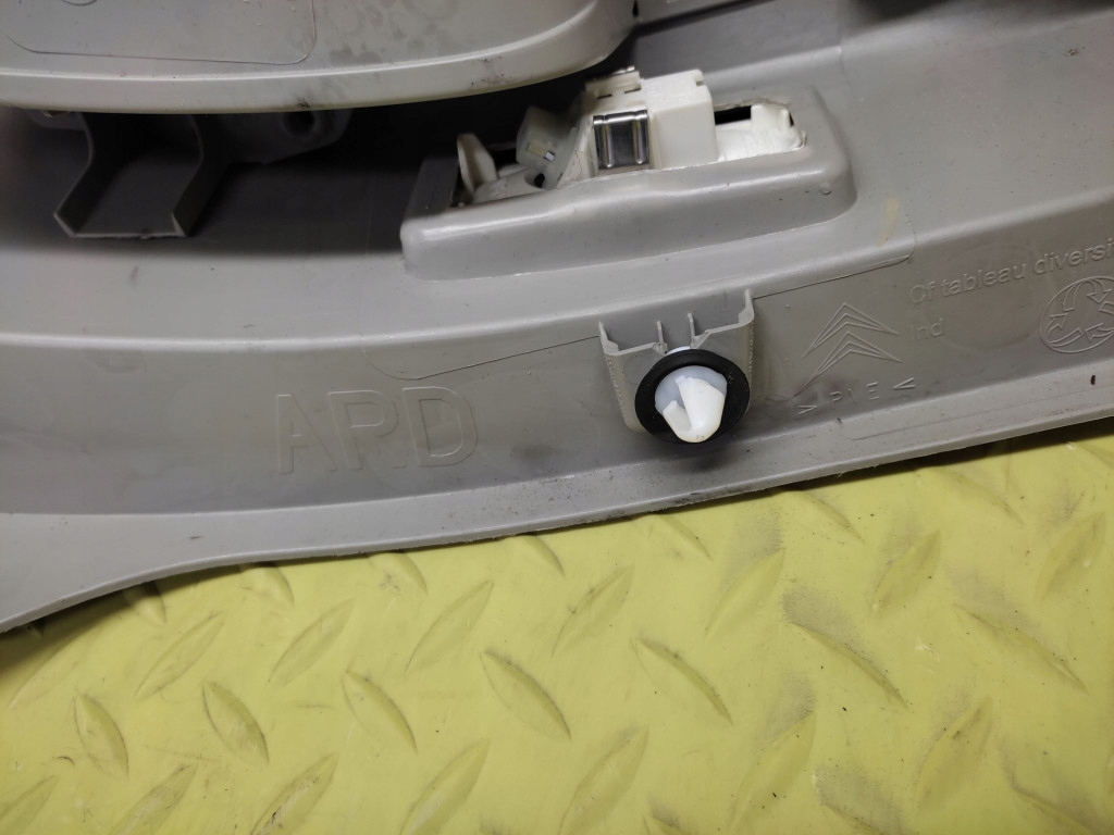 CITROEN C5 III KOMBI upholstery door right rear part