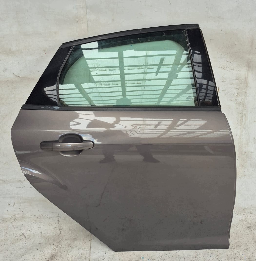FORD FOCUS MK3 HB 11- Tür rechts heck hinten LAK.VB