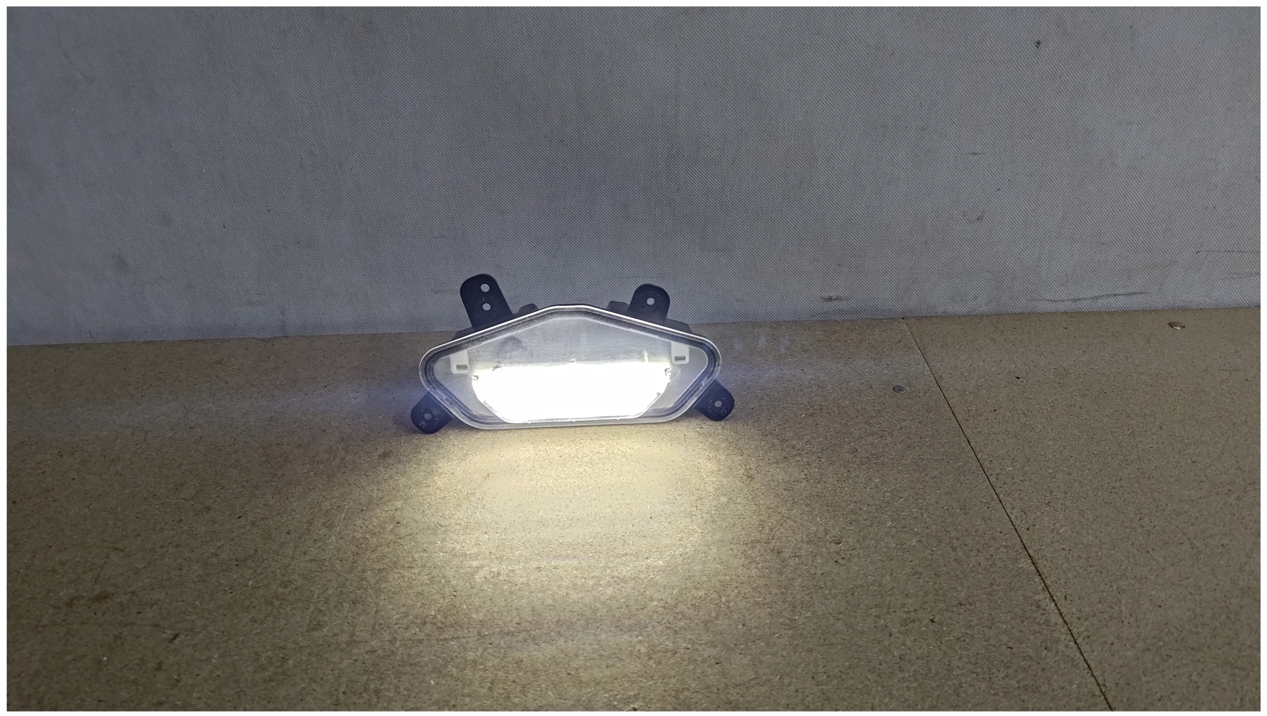 KIA SPORTAGE V LAMPA LED TYLNA COFANIA WSTECZNA 924A3-R2000 EUR ORYG CAŁA