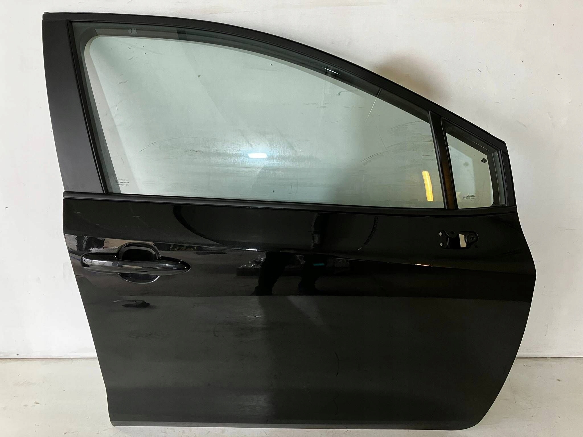 COROLLA E21 DRZWI PRZEDNIE PRAWE PRAWY PRZÓD KOMPLETNE 209 Numer katalogowy części OYT1968