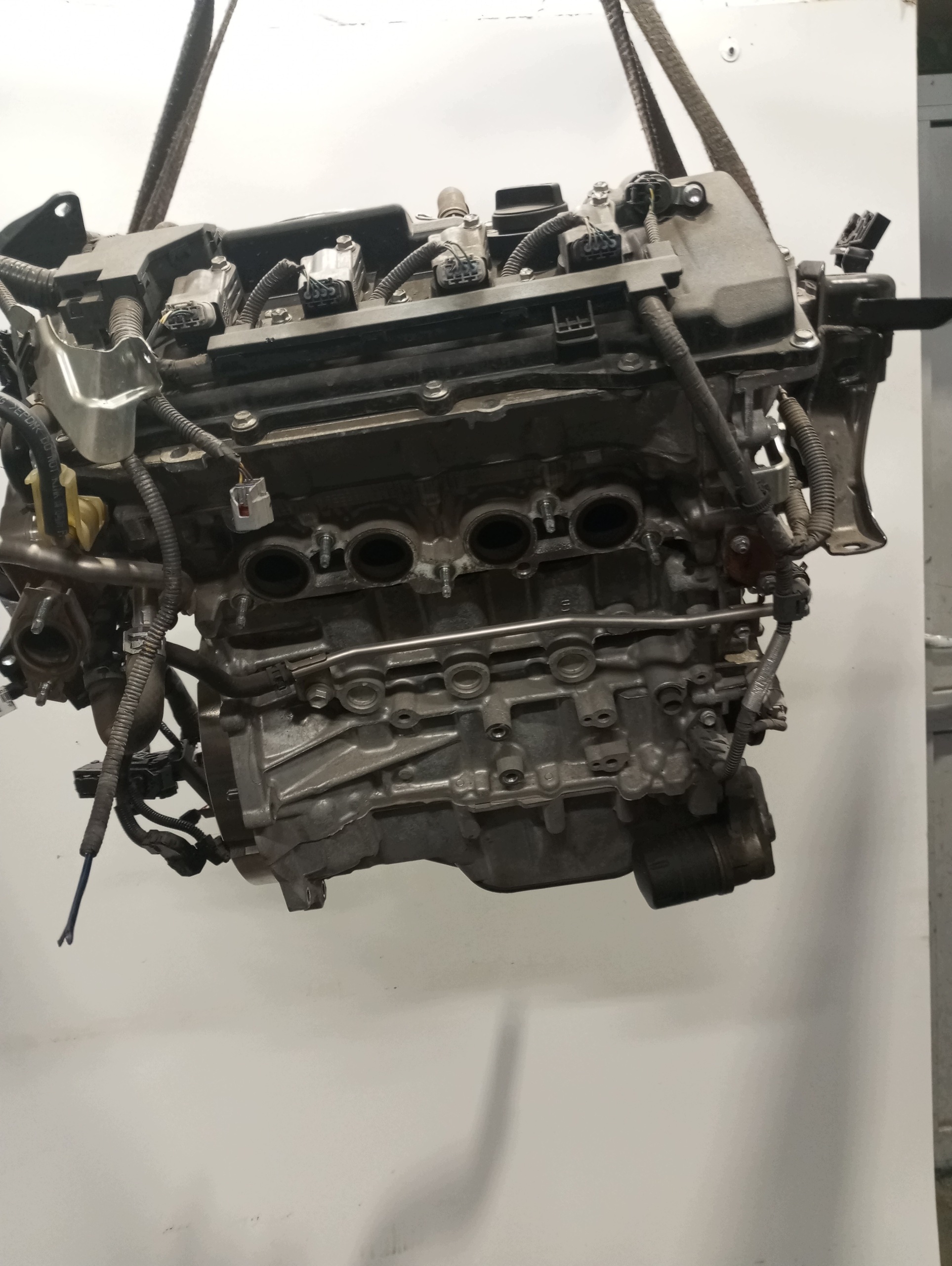 engine complete TOYOTA 1.8 hybrid 2ZR