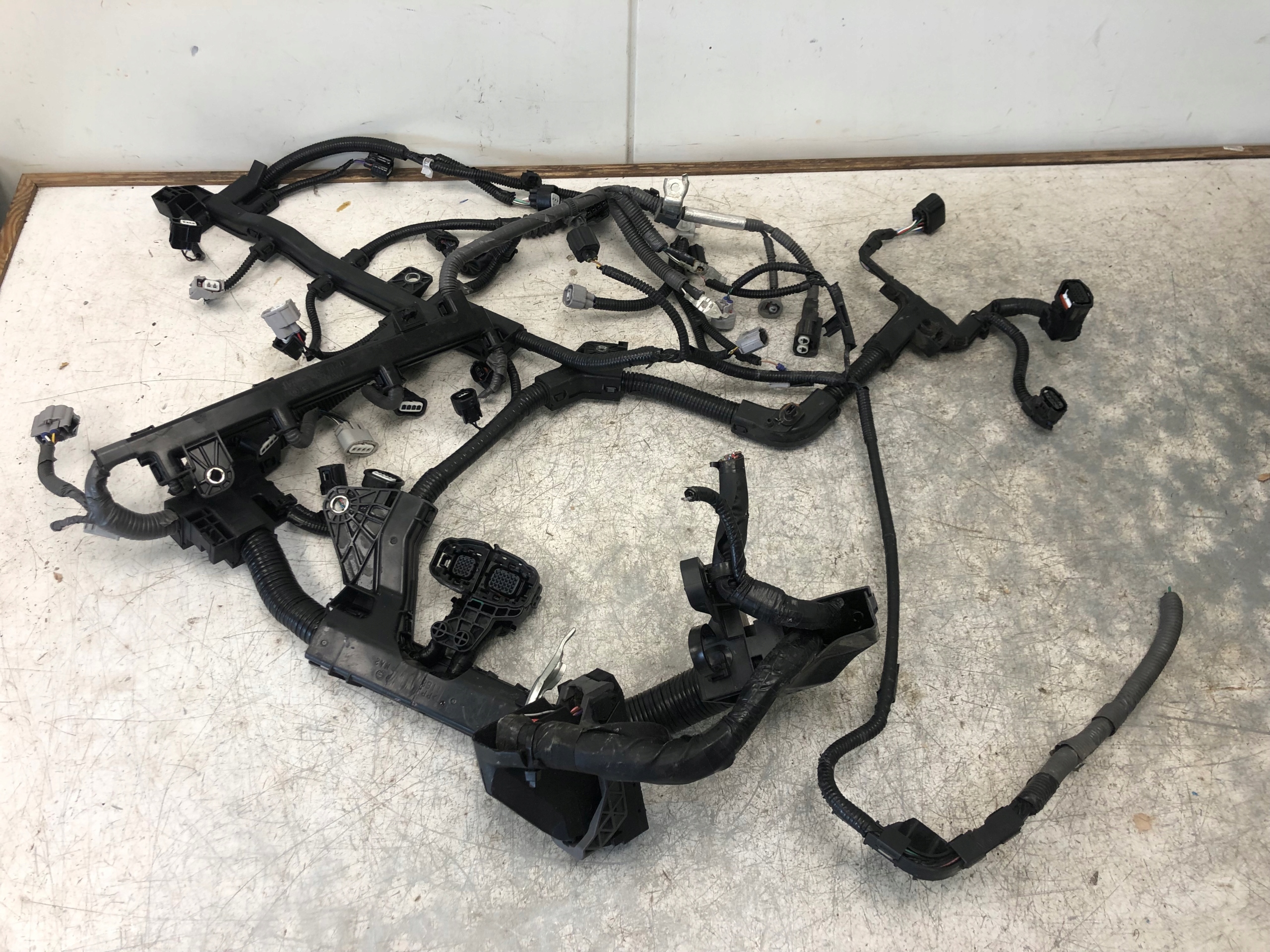 bundle of the engine 1.8 HYBRYDA TOYOTA CHR C-HR