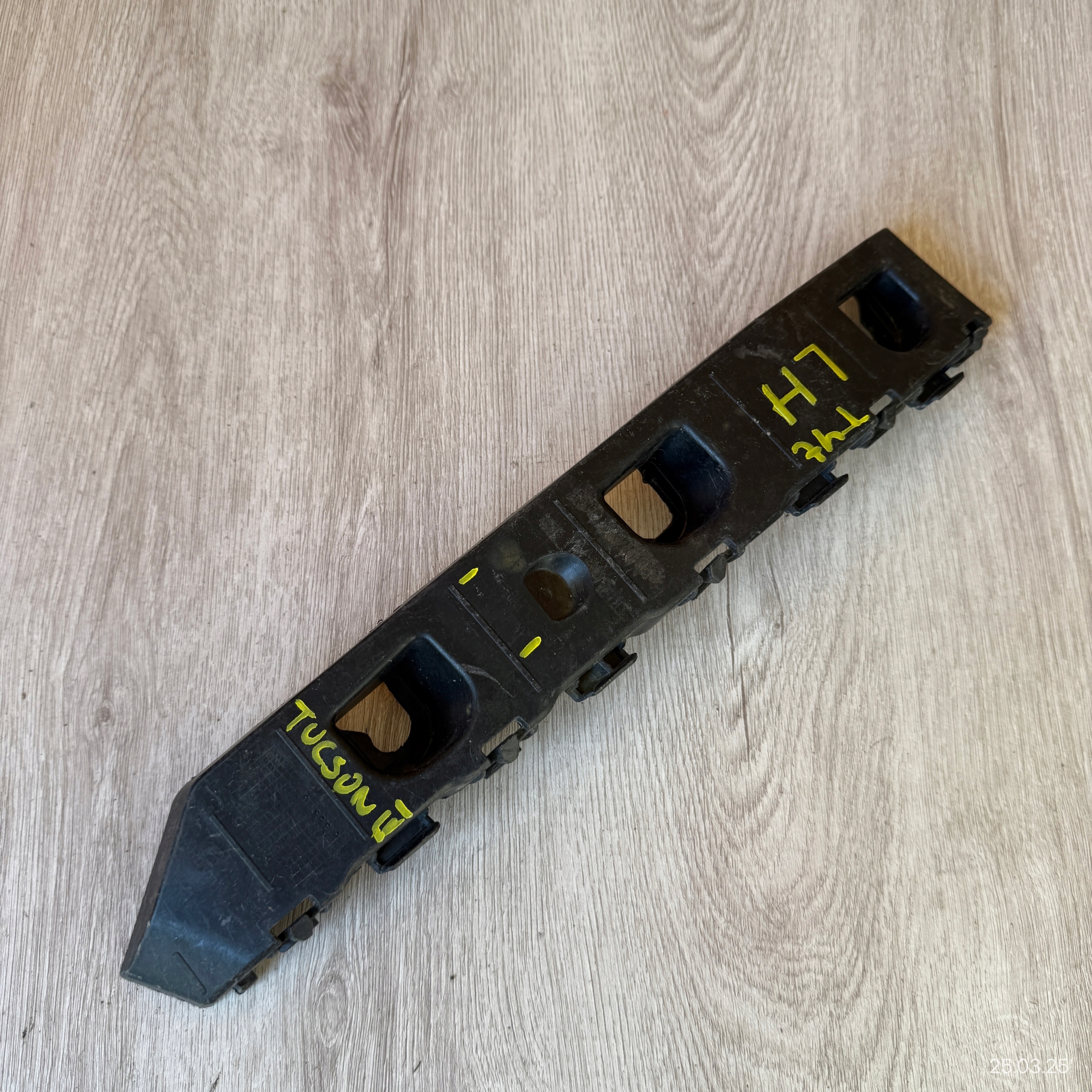 bumper bracket rear left HYUNDAI TUCSON IV 86653-N7000