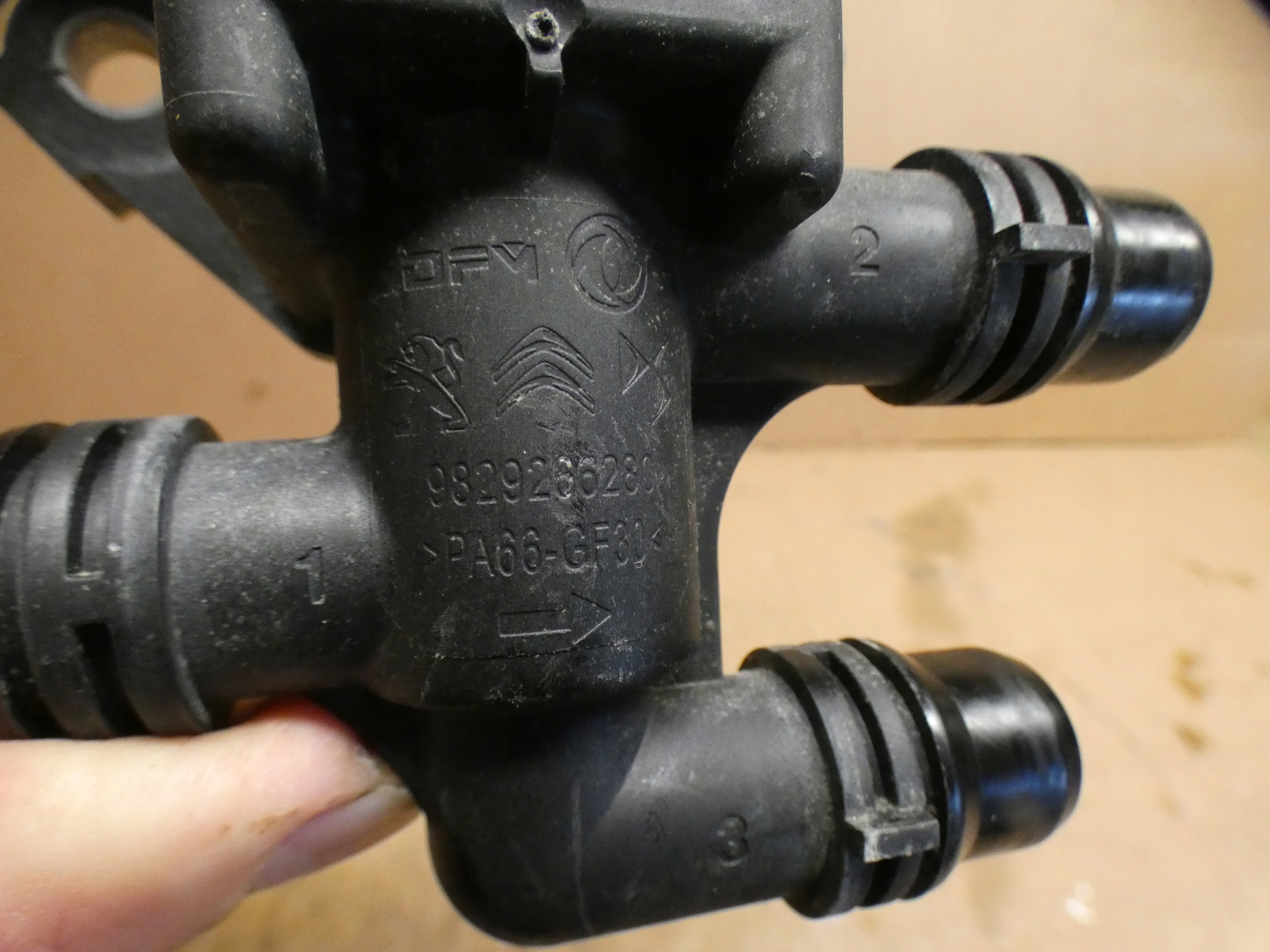 CITROEN E-C4 C4 III 2024r ventil cirkulacije vode elektroventil 9829266280