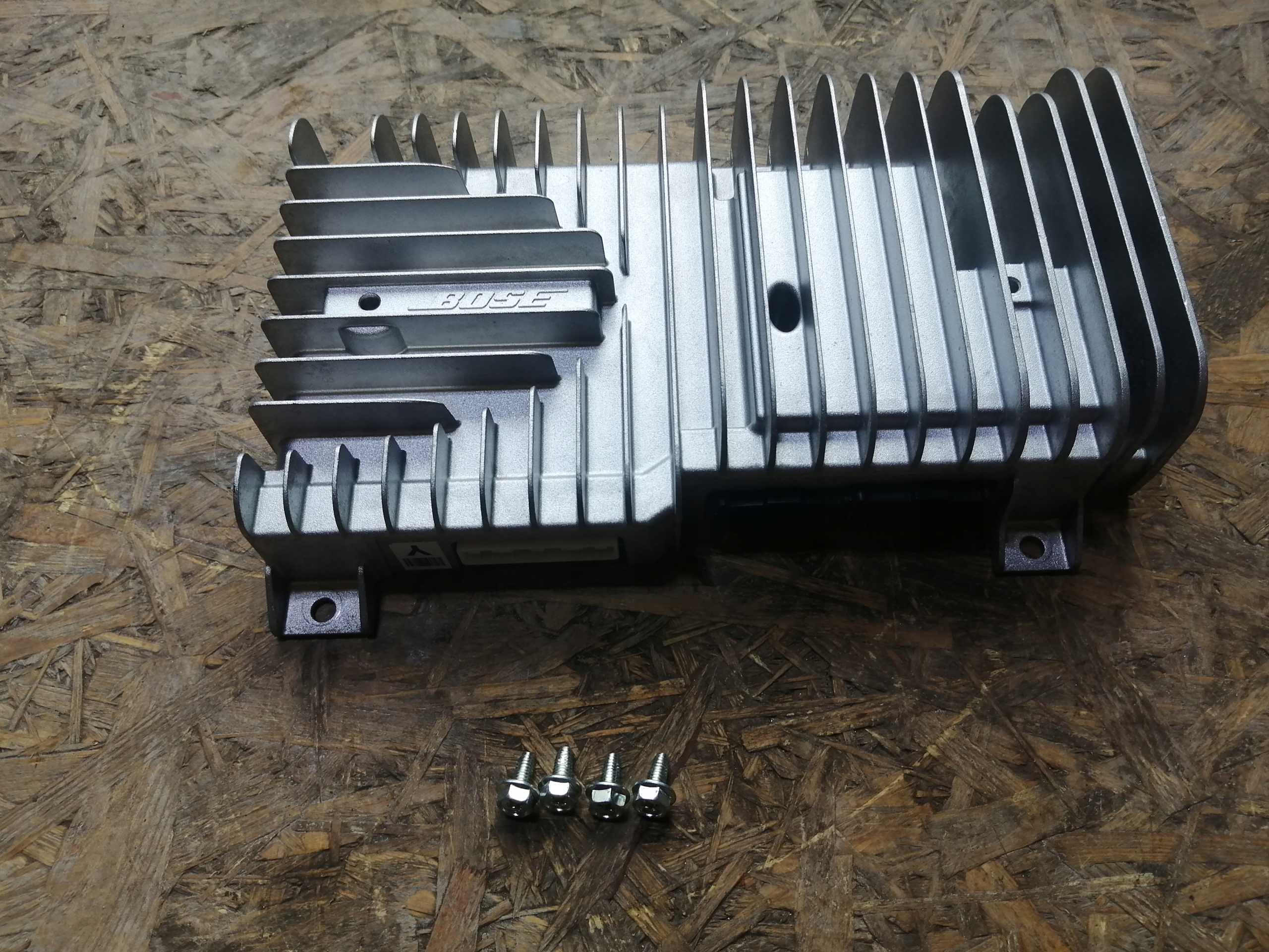 INFINITI Q50 3.7 V6 усилитель BOSE 280614GA2A