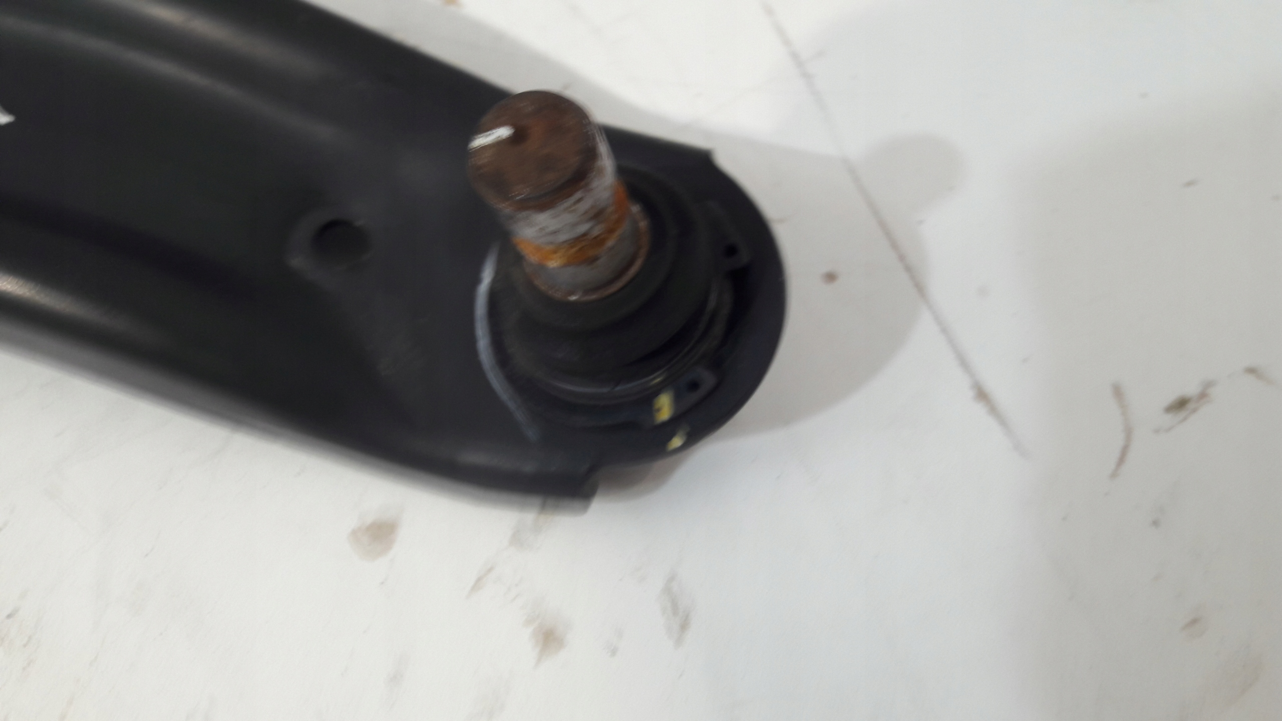 KIA PICANTO III 2018- arm right front