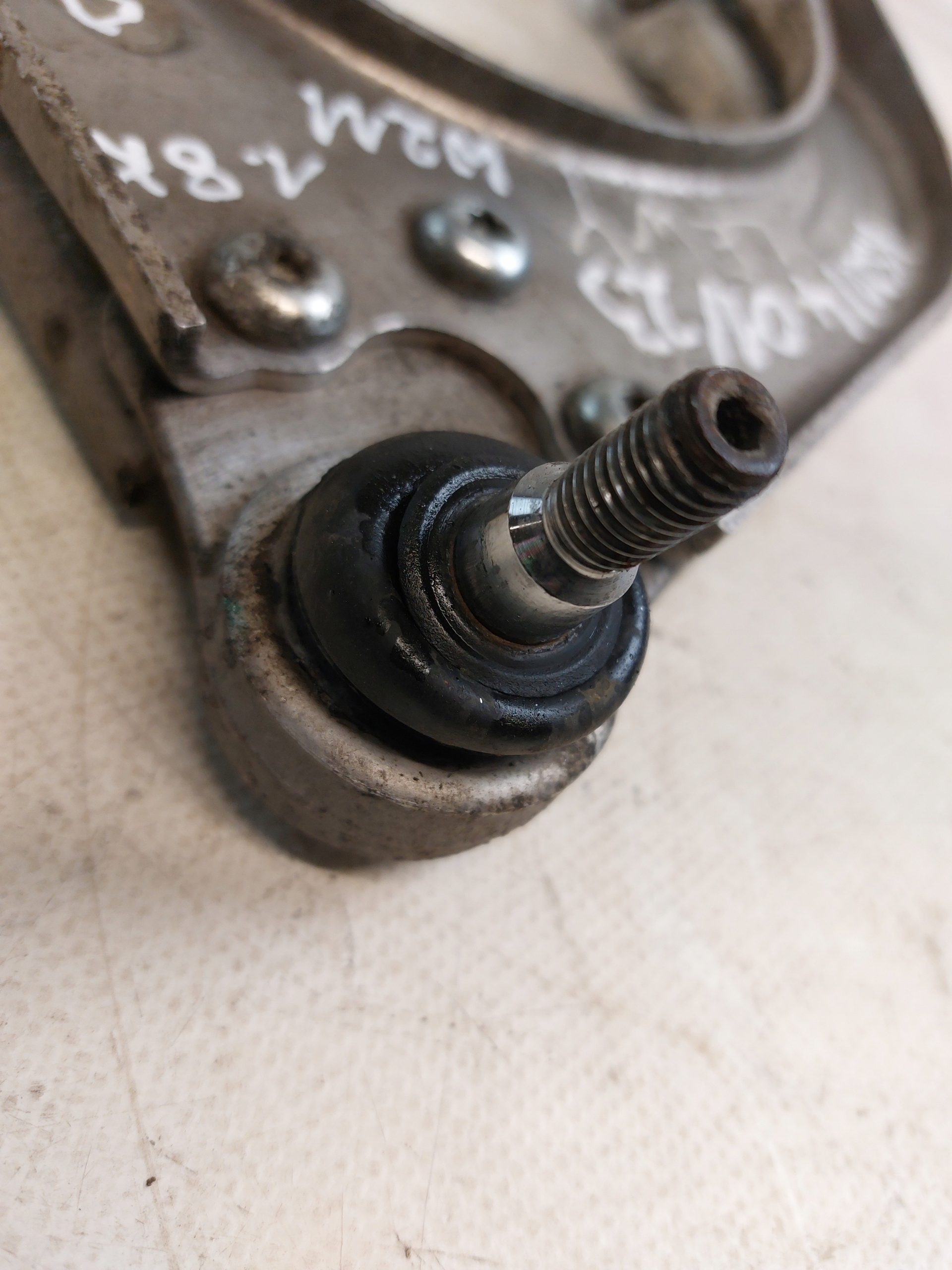 arm left front MERCEDES W211 1.8K