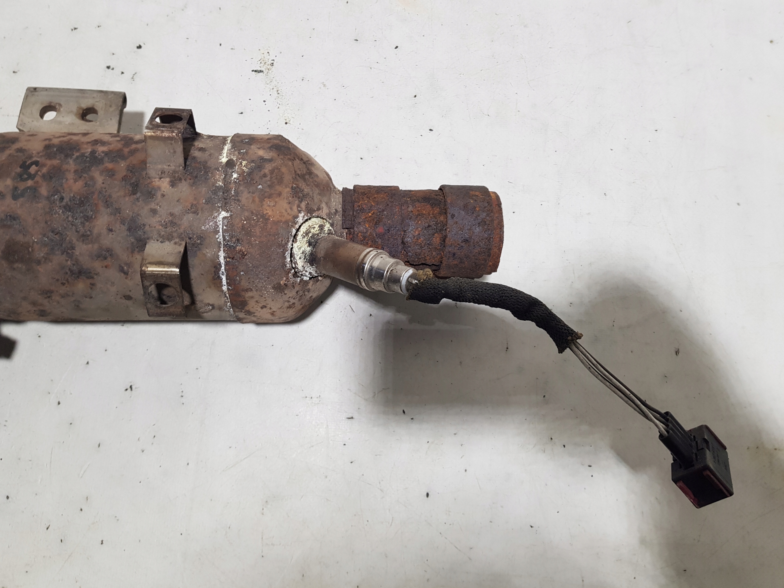catalyst PORSCHE BOXSTER 986 911 996 2,7 996113026 right