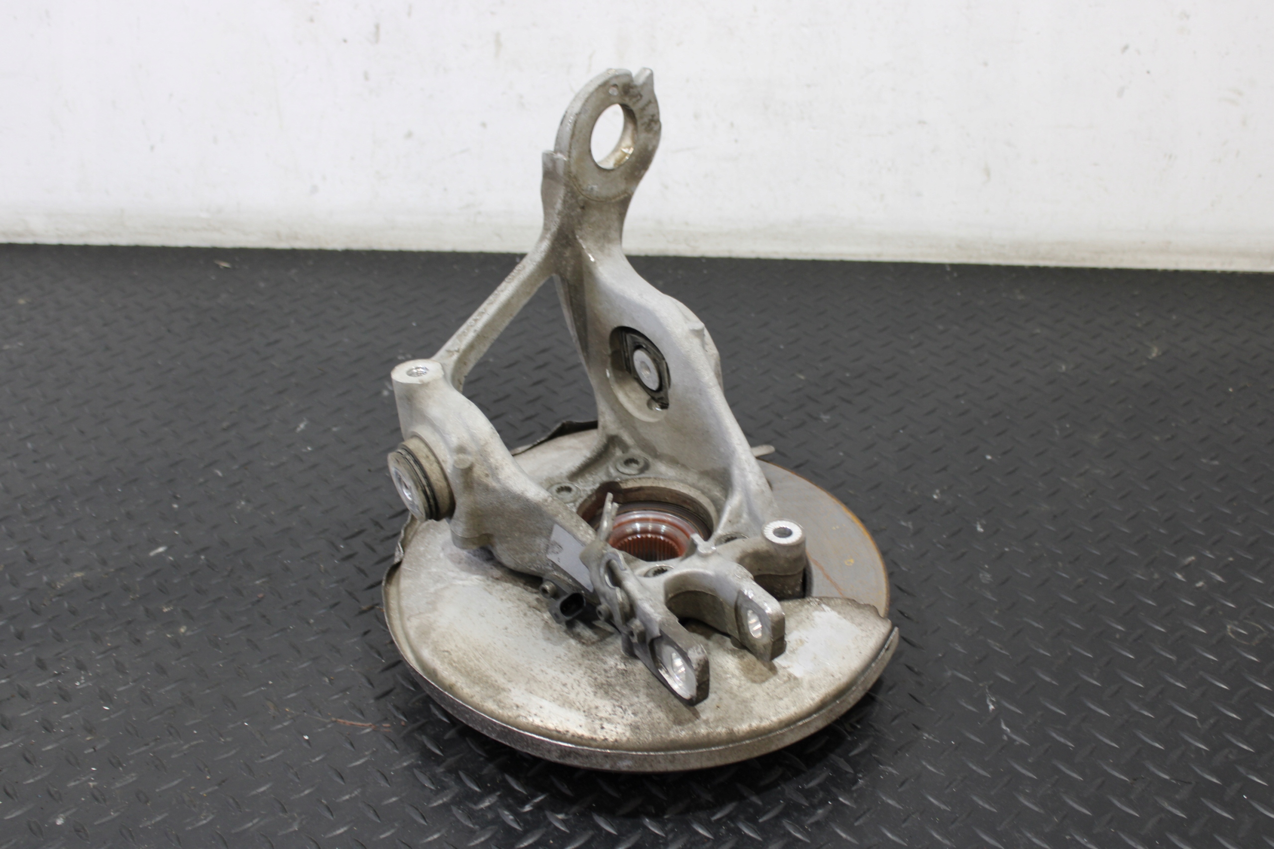 swing right rear part PORSCHE MACAN 95B 8R0505436C