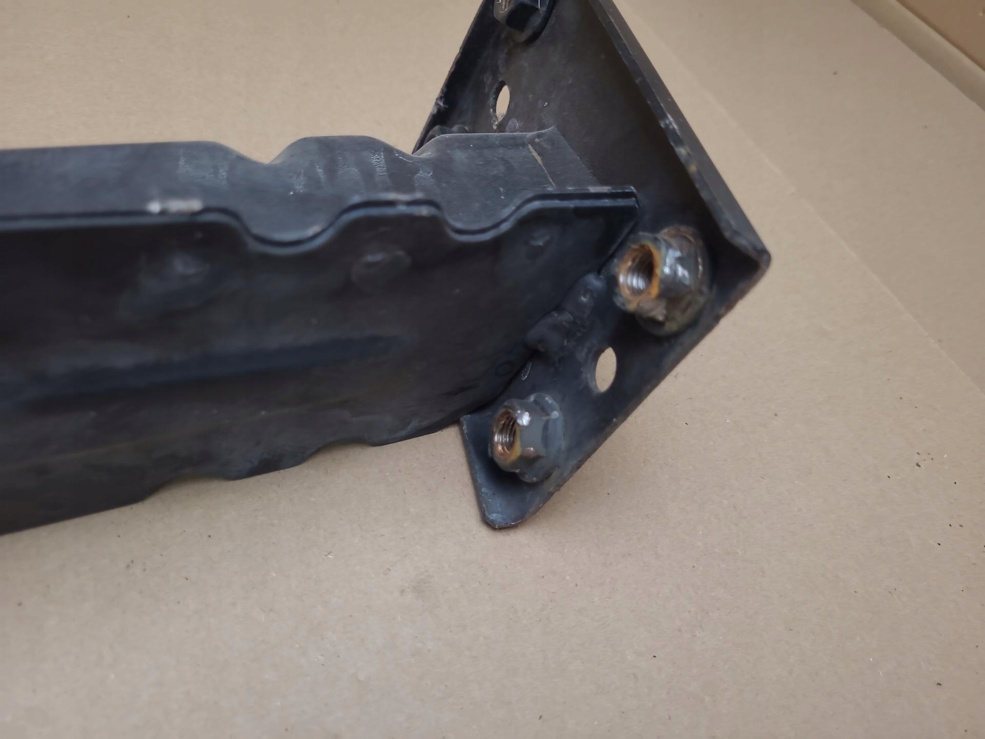 sider pillar of a bumper front Fiat 500 2 2009