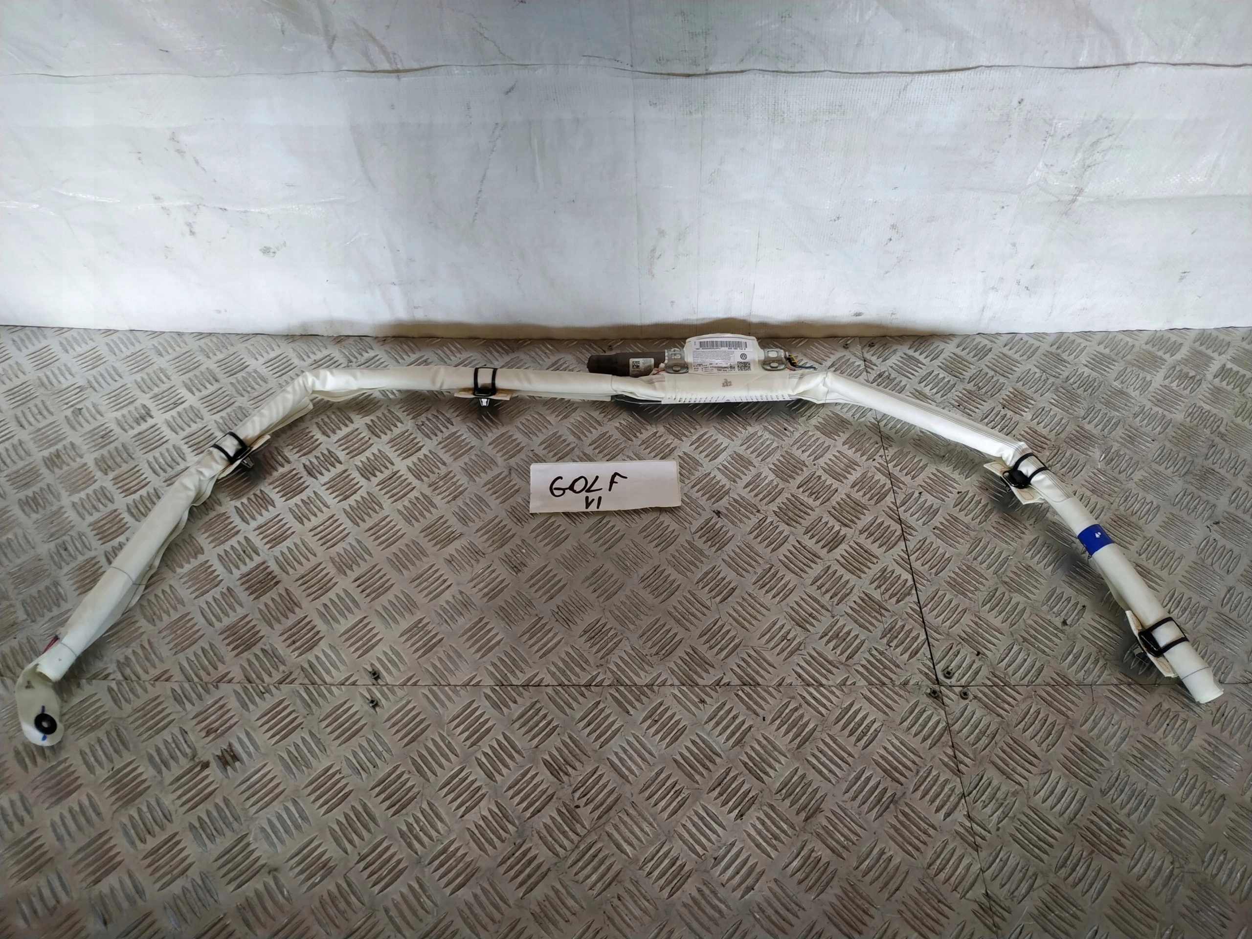 KURTYNA POWIETRZNA PRAWA VOLKSWAGEN GOLF VI 08- HB