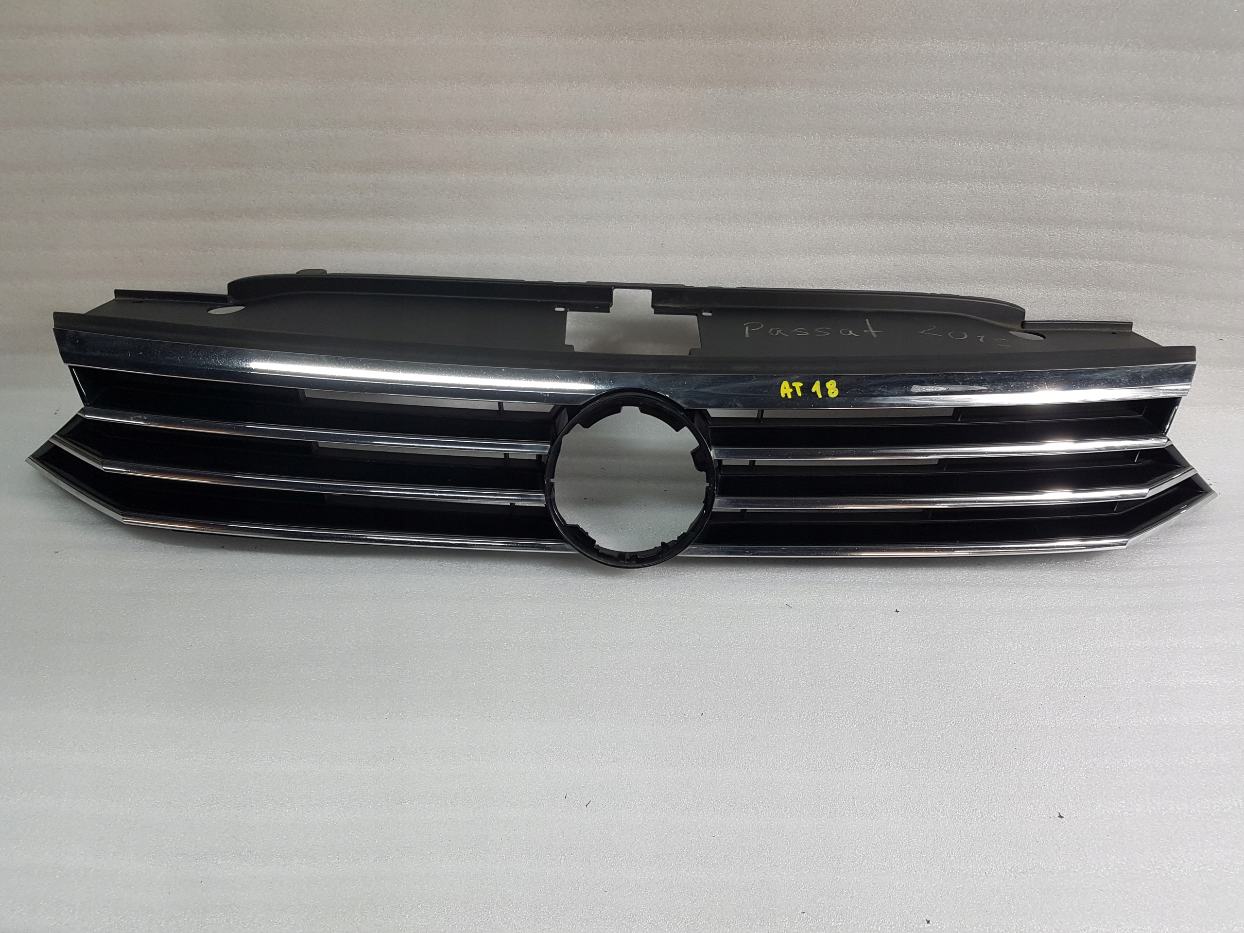 VW Passat B8 Kühlergrill FRONTGRILL Kühlergitter 3G0853653 - Thumbnail 1