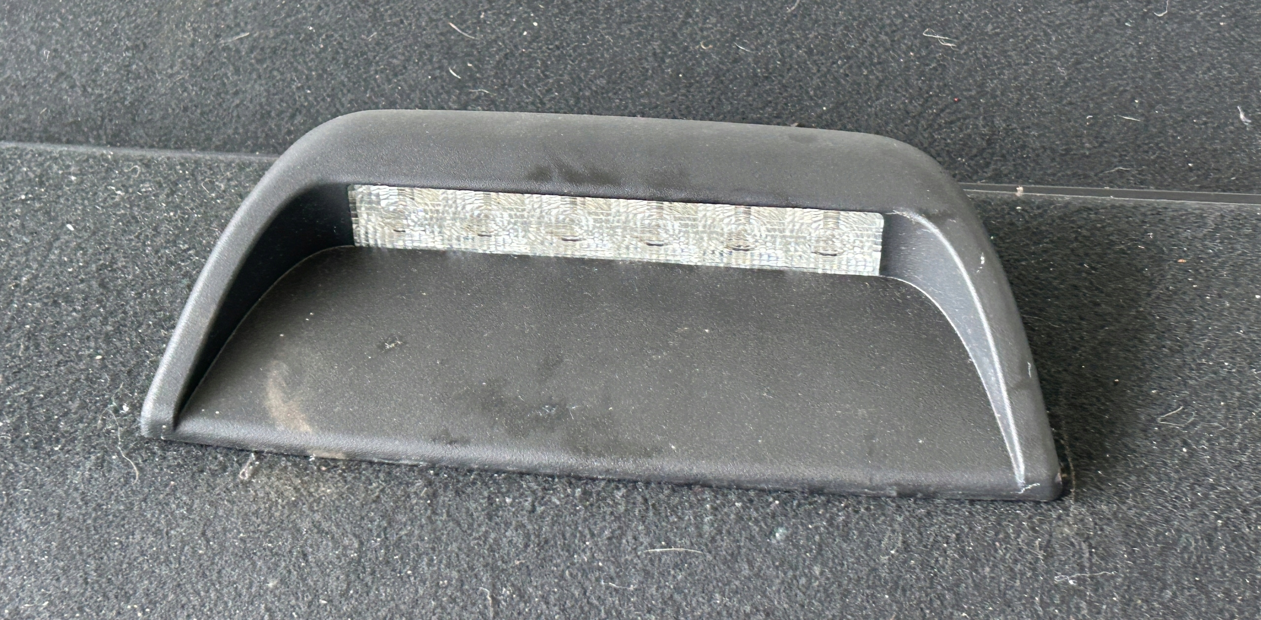 cover upholstery under the window rear part NISSAN MAXIMA A35