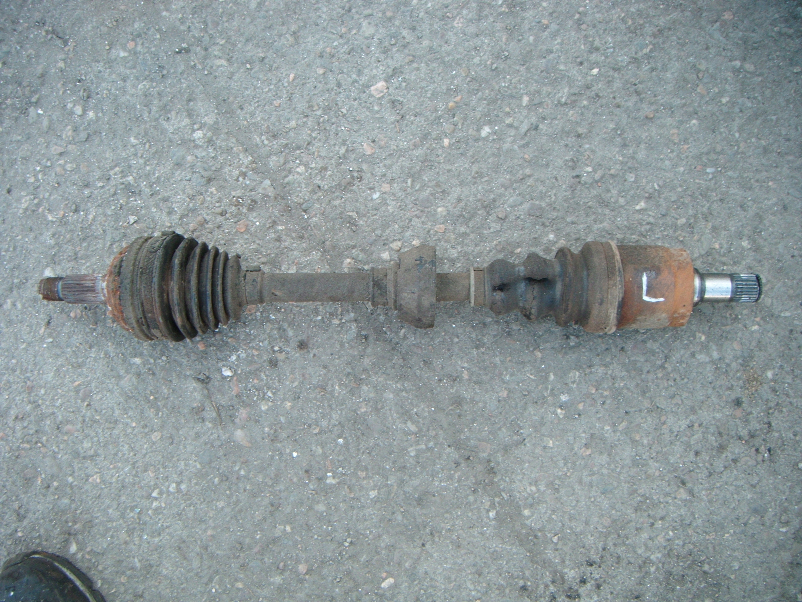 CIVIC VII SEDAN 04-06 IMA PÓŁOŚ LEWA