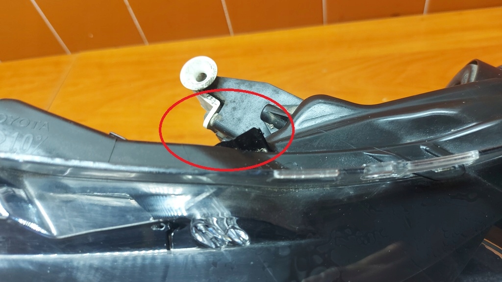 REFLEKTOR Licht rechts rechts vorne TOYOTA COROLLA E16 E18 13-16