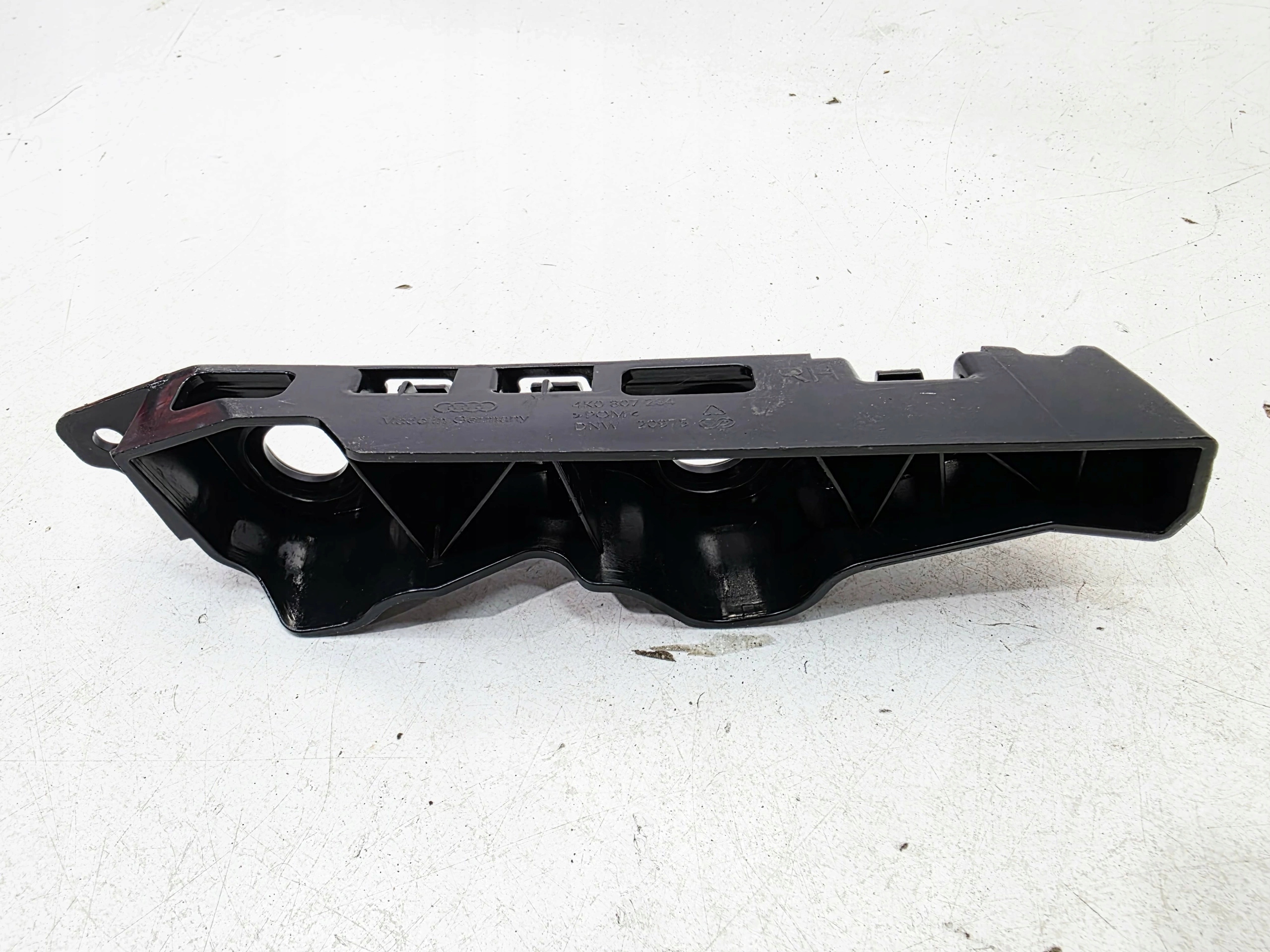 Supporto staffa Paraurti Destra Anteriore AUDI A6 C8 4K0807284