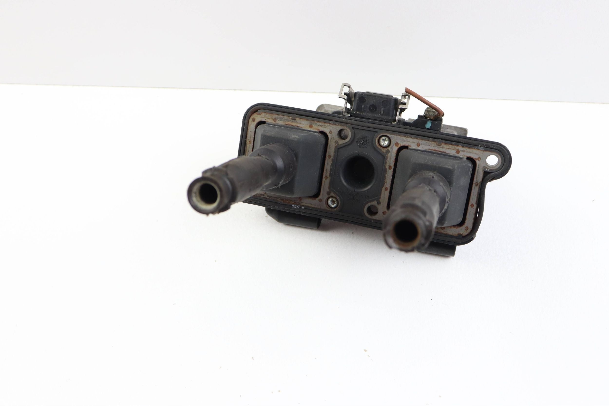 AUDI A4 B5 Bobine d’allumage BOSCH 1.8 058905105A
