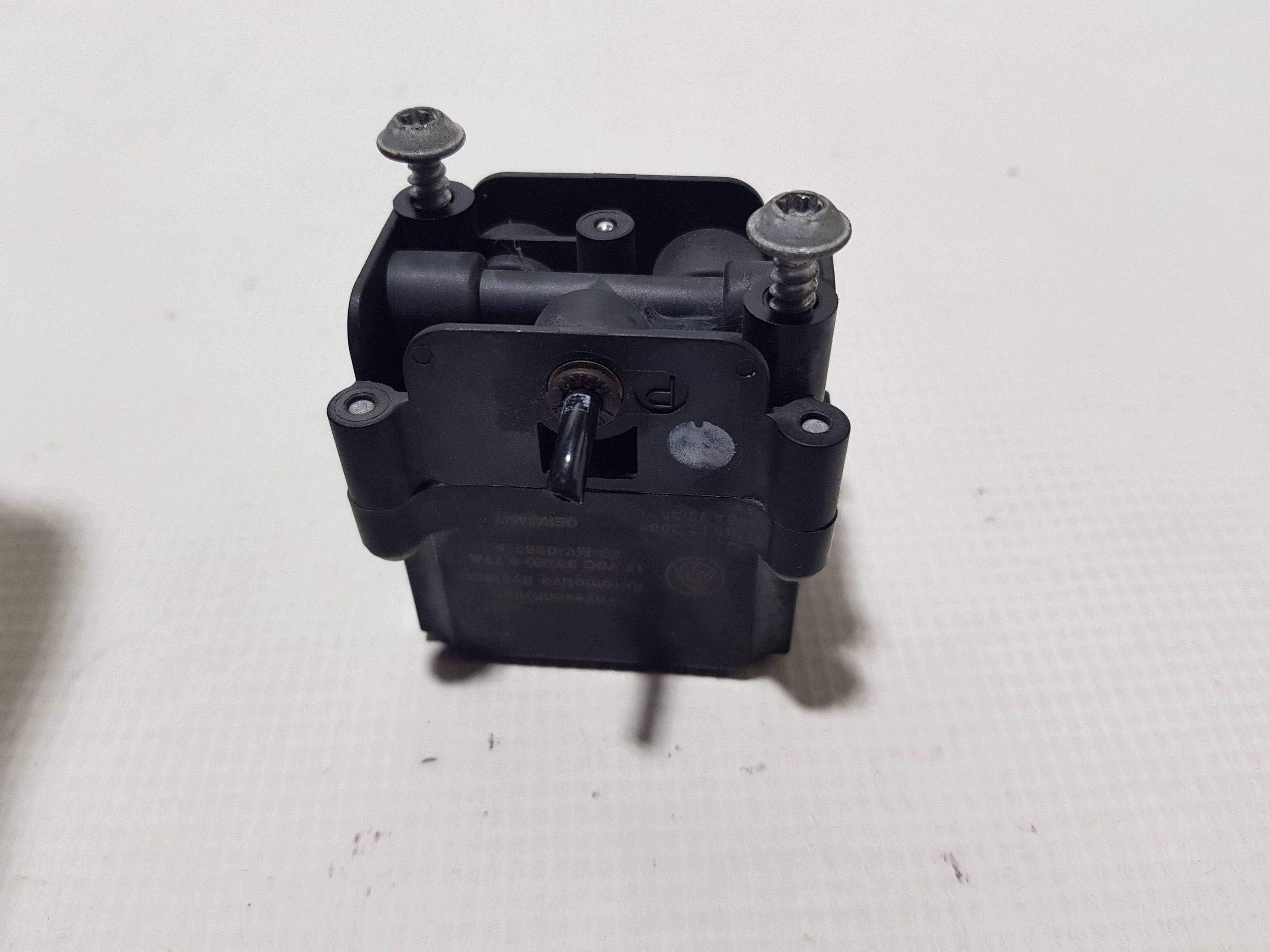 ROZDZIELACZ springing PNEUMATYCZNEGO BMW X5 E70 X6 E71 EB-MV-0586-A
