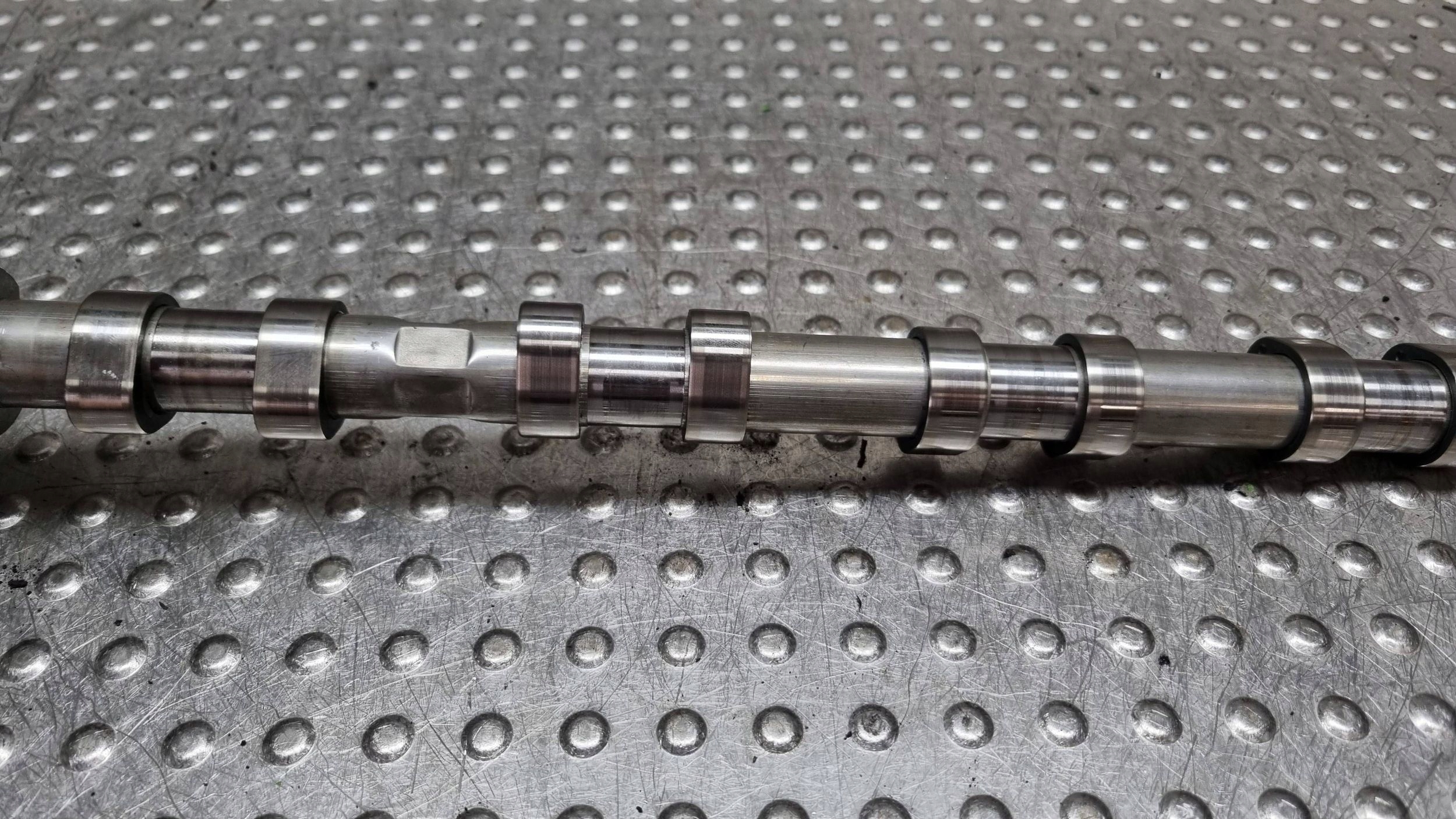 Arbre à cames d’échappement 7790596 BMW E60 E61 E83 E87 E90 E91 520D M47