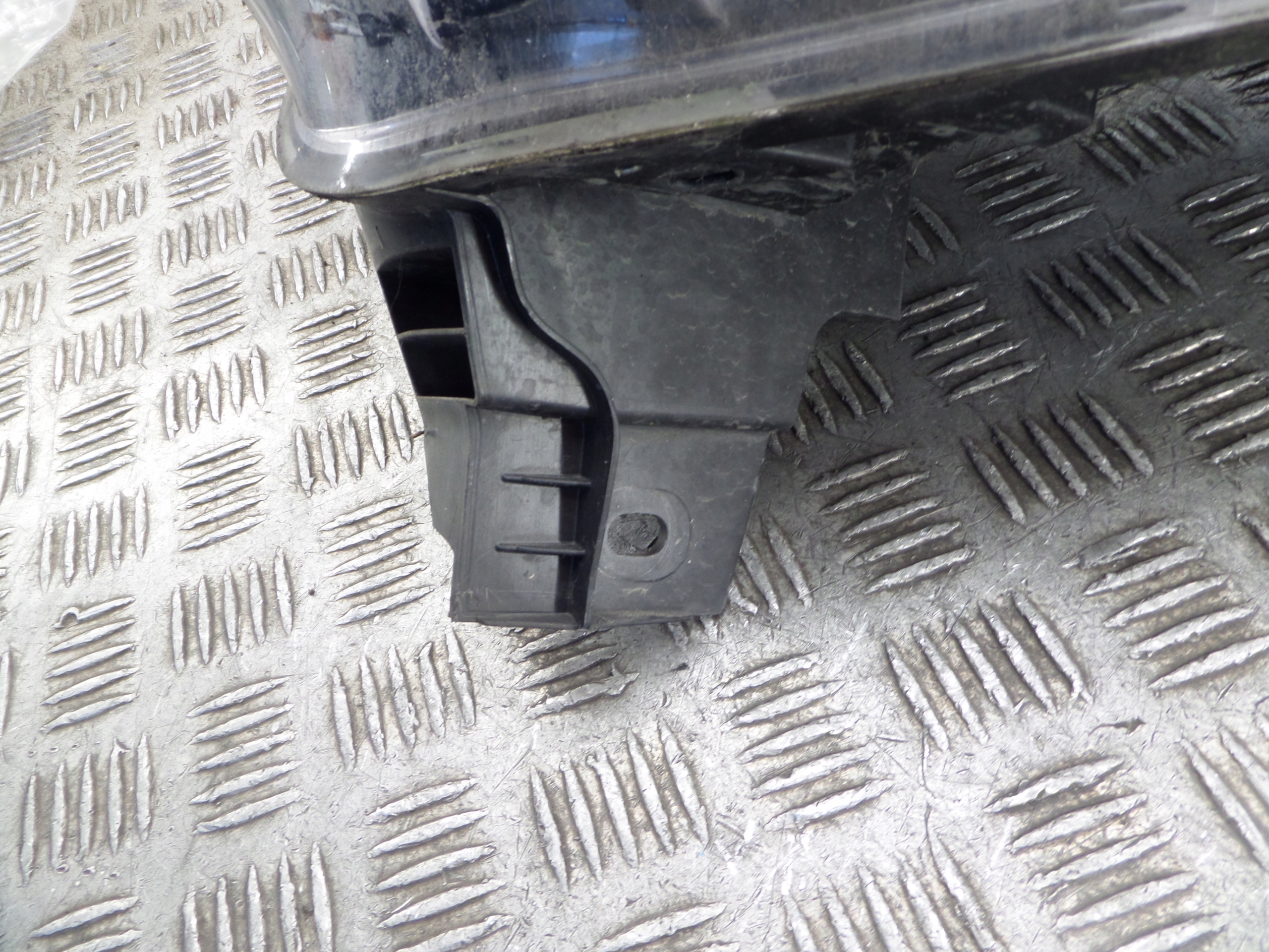 light left REFLEKTOR left RENAULT KADJAR 260609984R