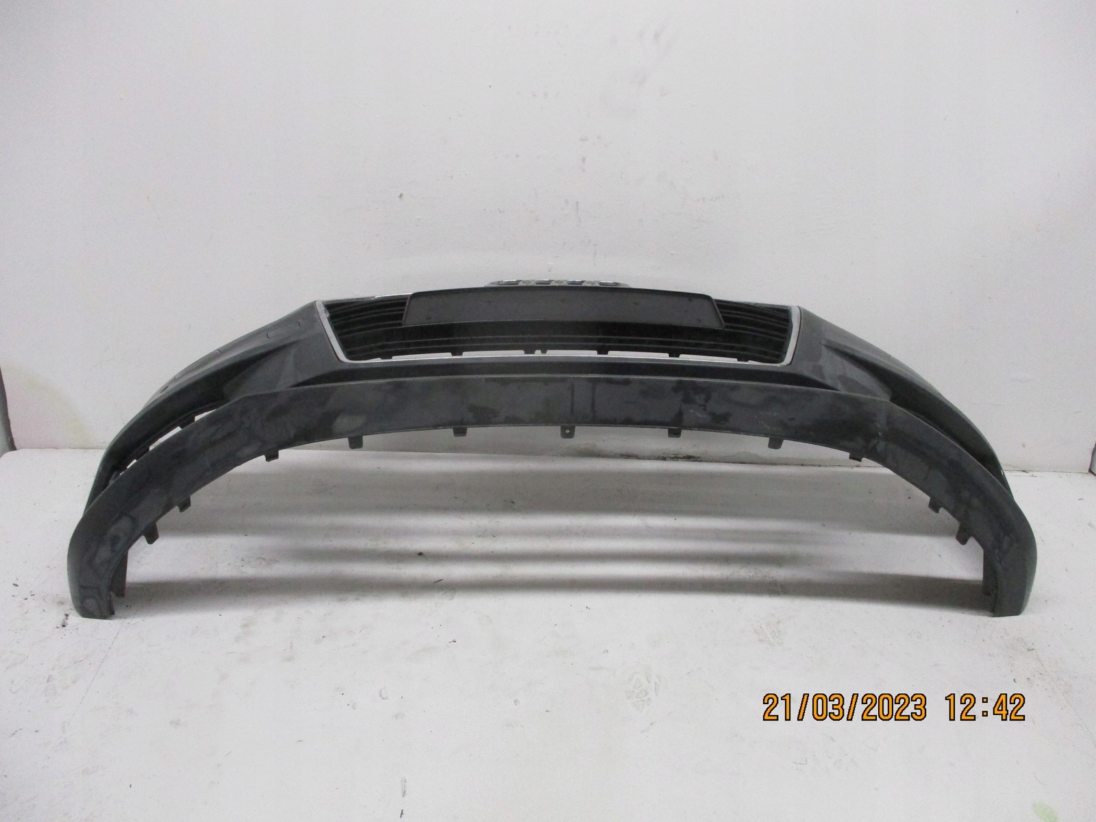 bumper Audi A3 8V0 17R below XENON PDC front