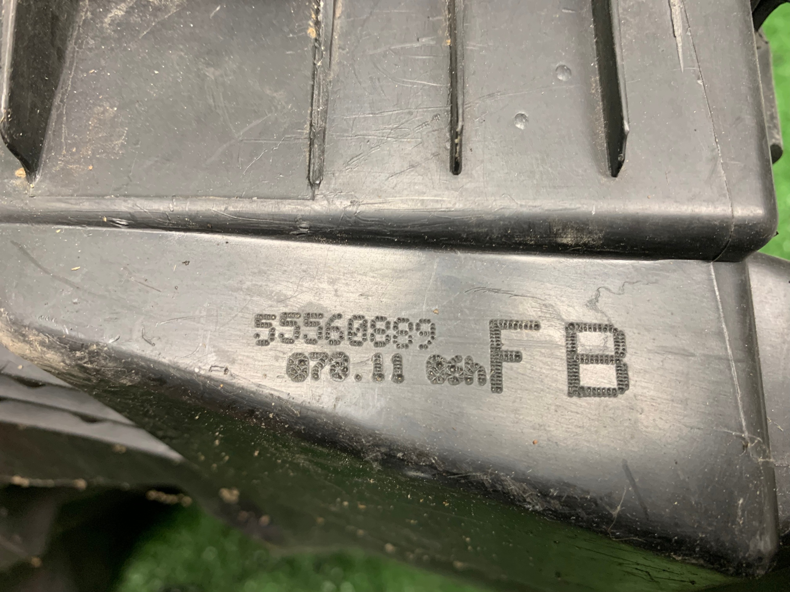 luftfiltergehäuse / 2.0 CDTI 160KM A20DTH OPEL INSIGNIA A / 55560889
