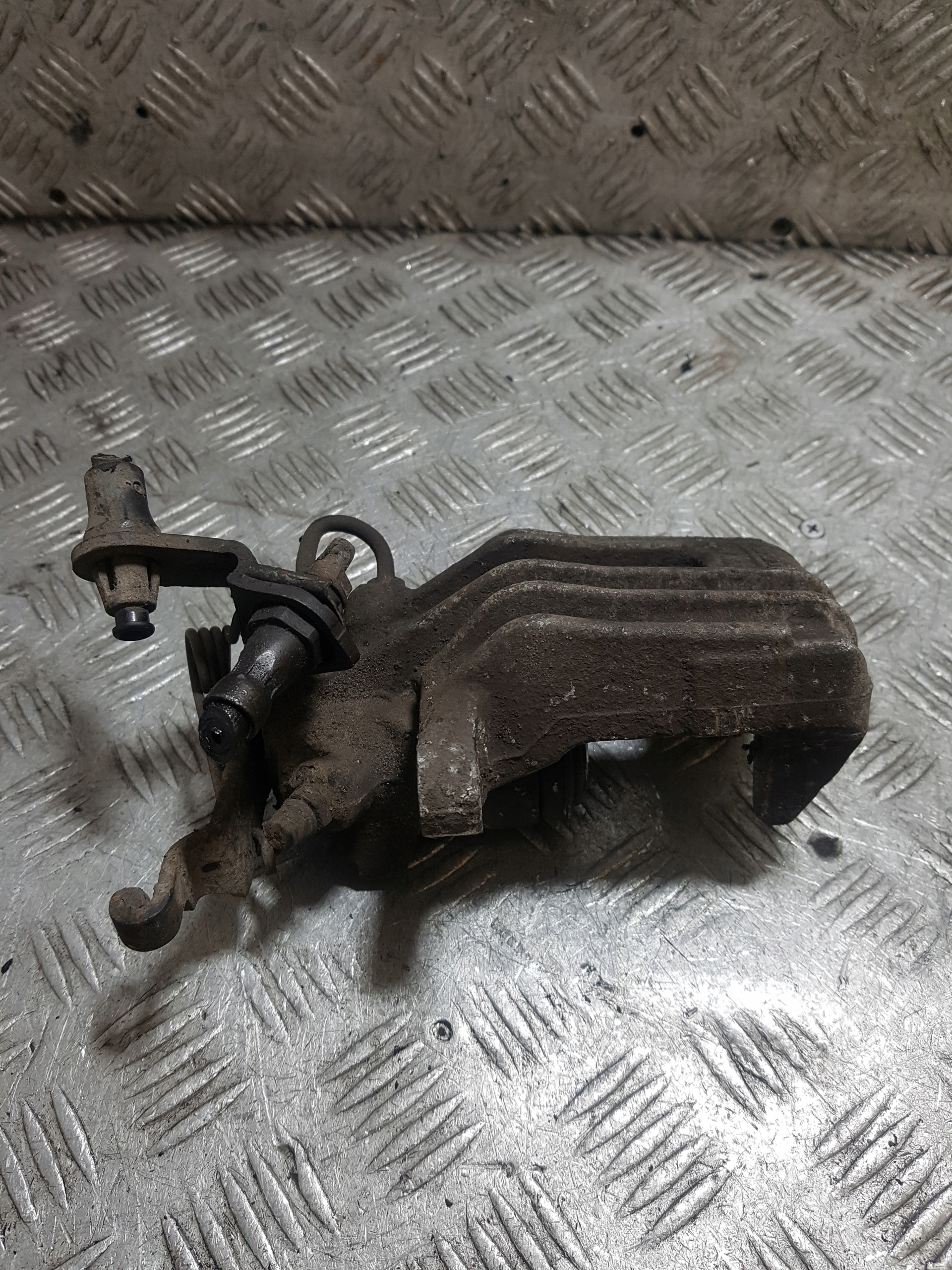 caliper brake right rear part rear SKODA OCTAVIA 2 TRW