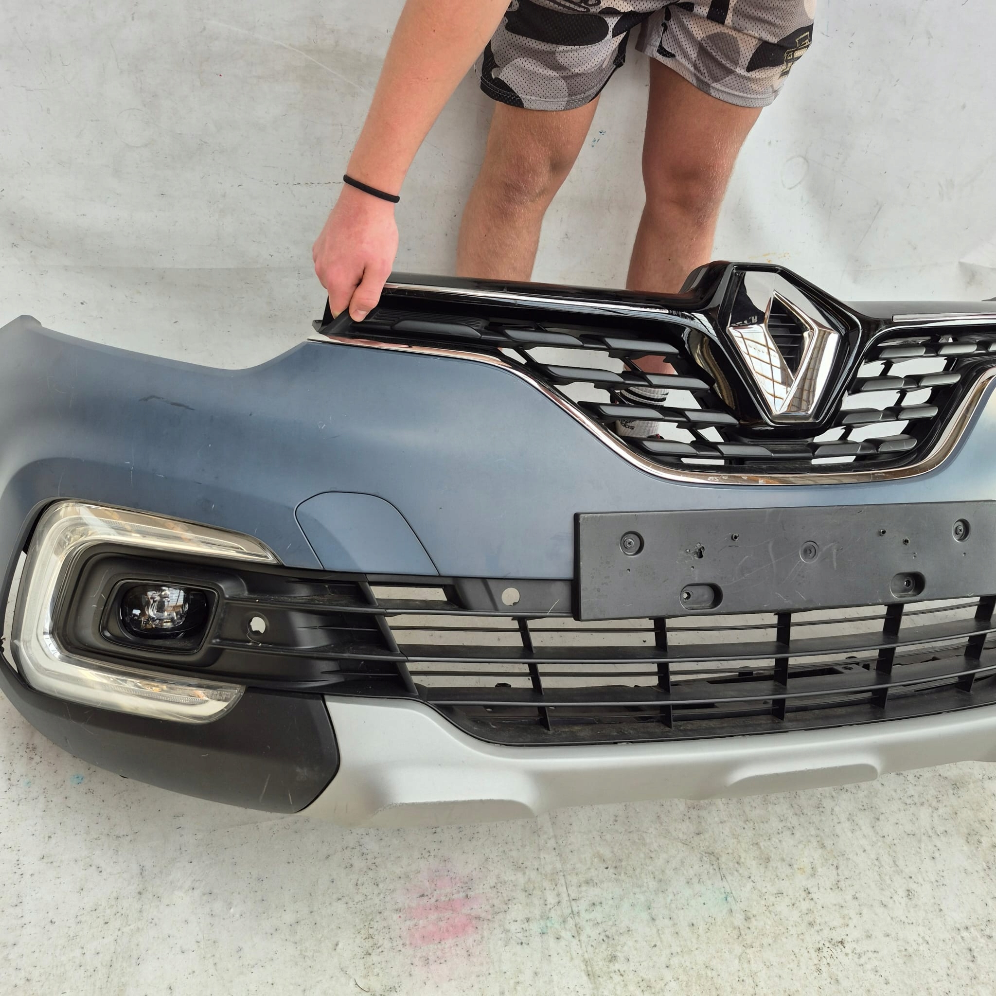 RENAULT CAPTUR e 1 LIFT 17-19 Paraurti Anteriore Anteriore coperchio , copertura PDC