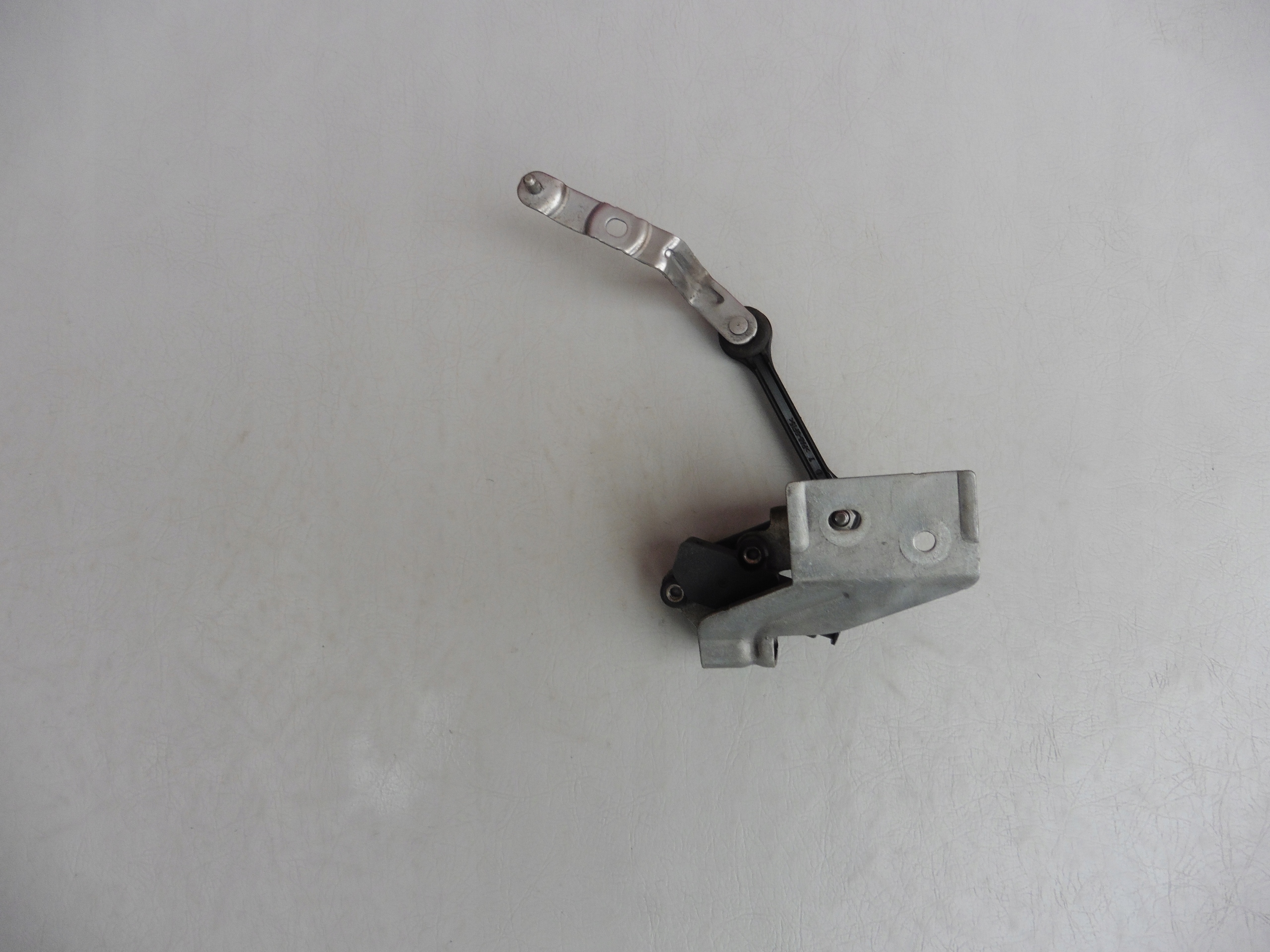 A2473205800 A0009050908 - Датчик вирівнювання світла A-Class W177 CLA