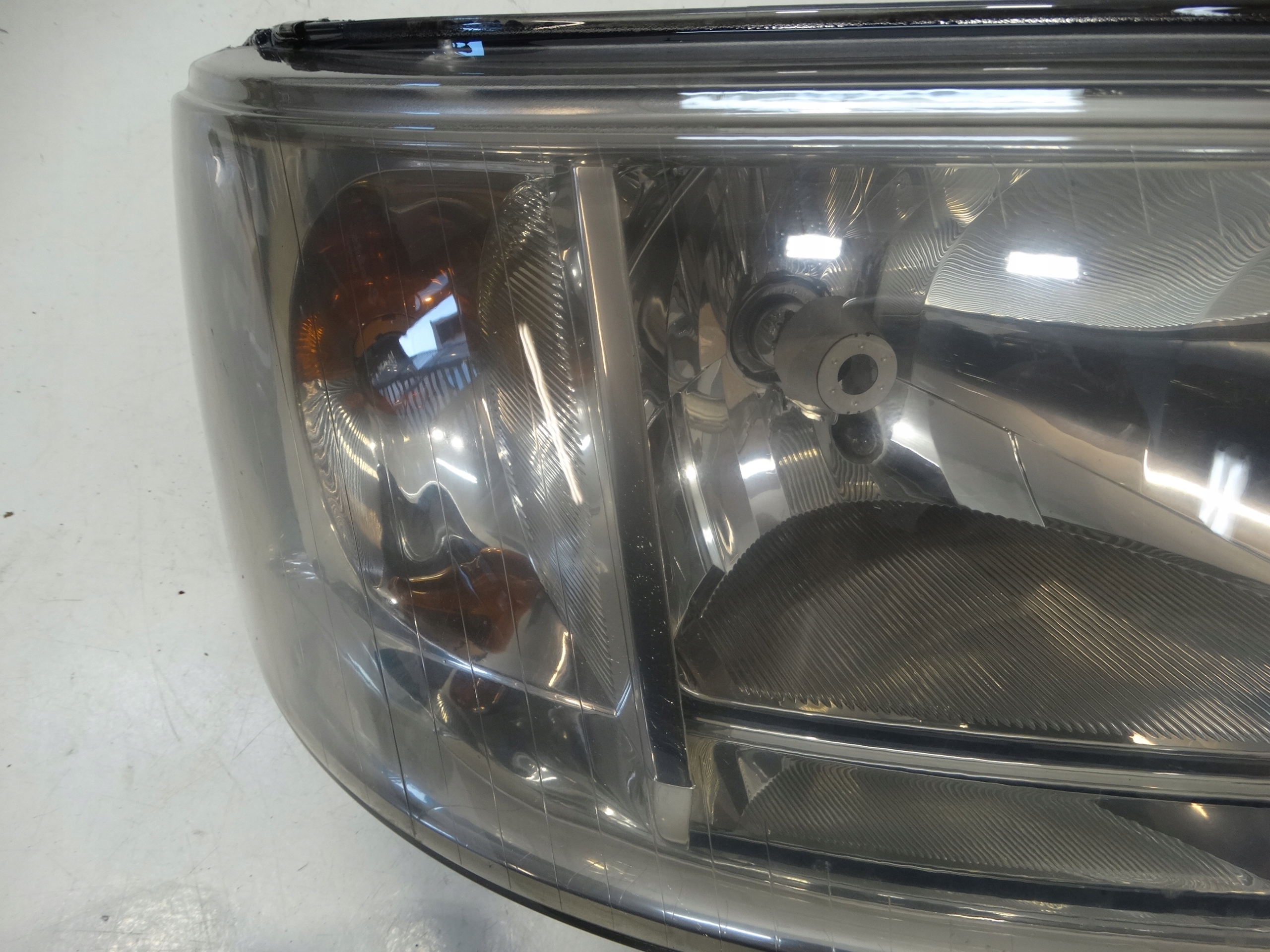 light REFLEKTOR right front VOLKSWAGEN TRANSPORTER T5 7H1941016J