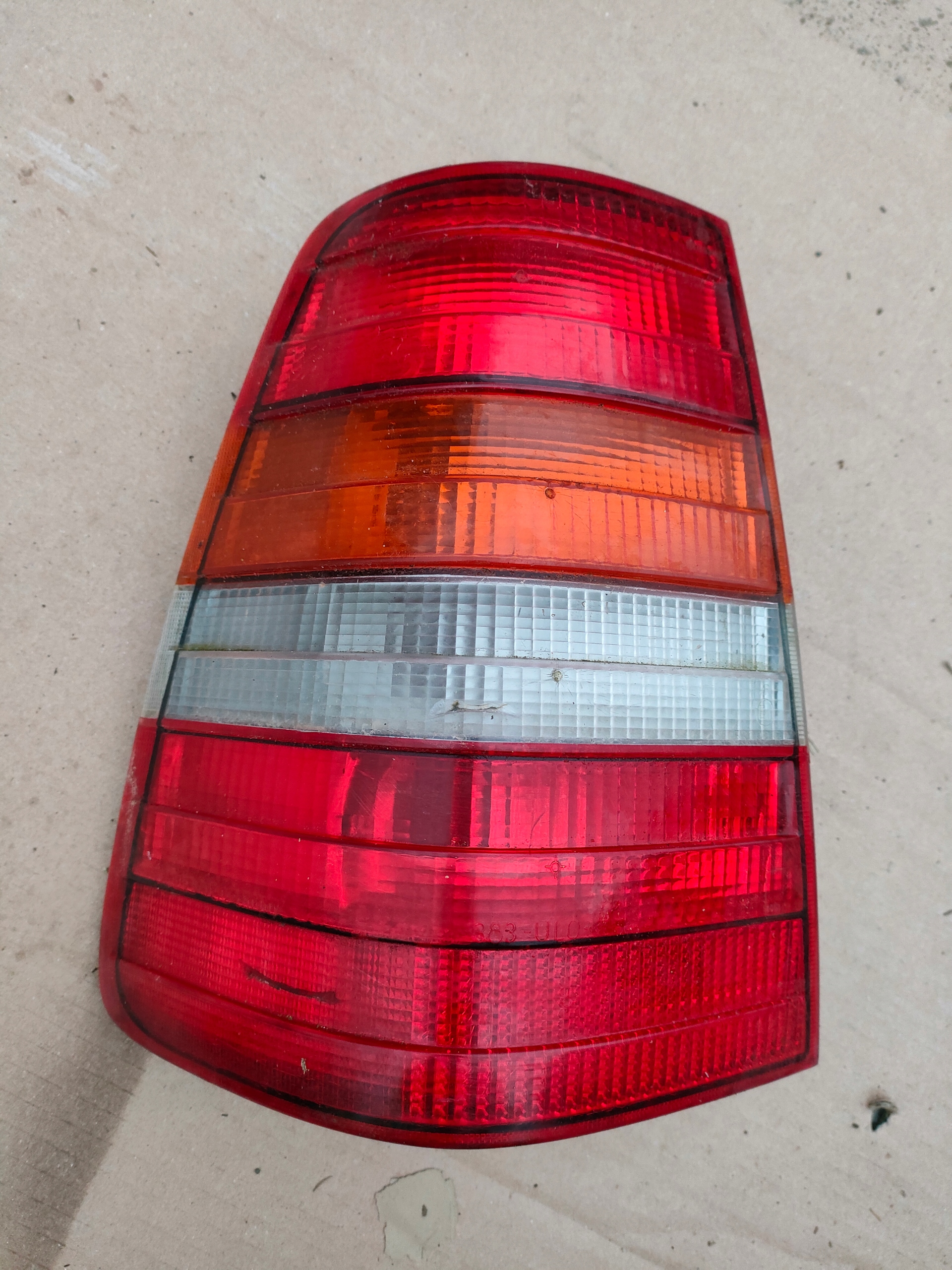 MERCEDES W124 KOMBI light rear part left rear