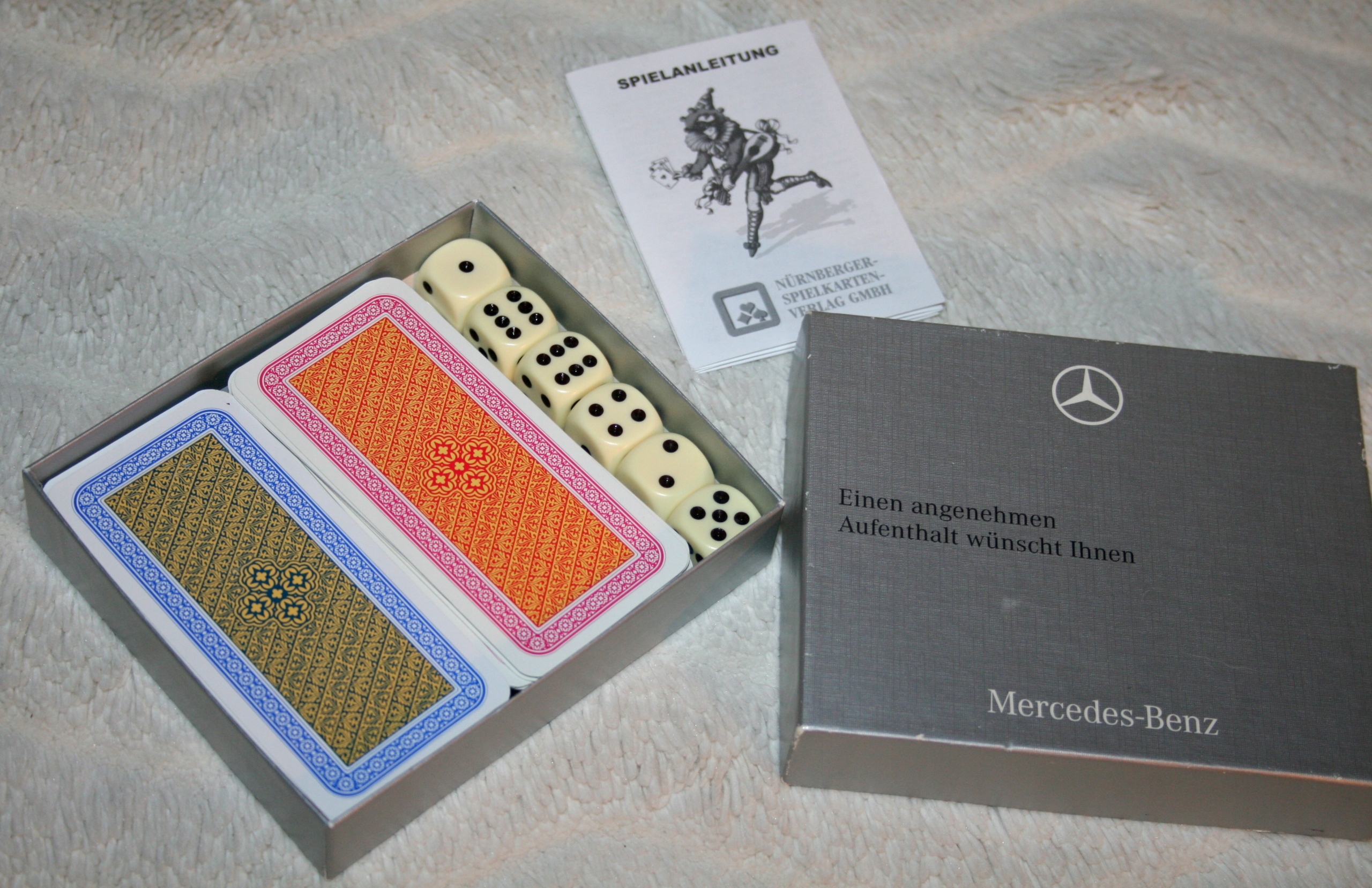 MERCEDES BENZ KARTY DO GRY + KOSTKI OPAKOWANIE NA PREZENT Nazwa MERCEDES BENZ SPIELKARTEN