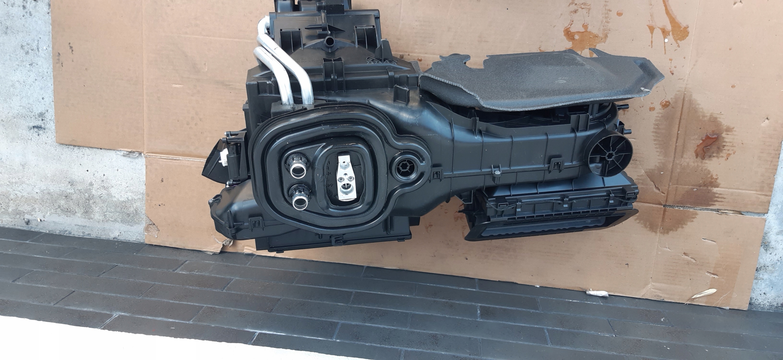 volkswagen oe 7P1820005Q радиатор отопителя