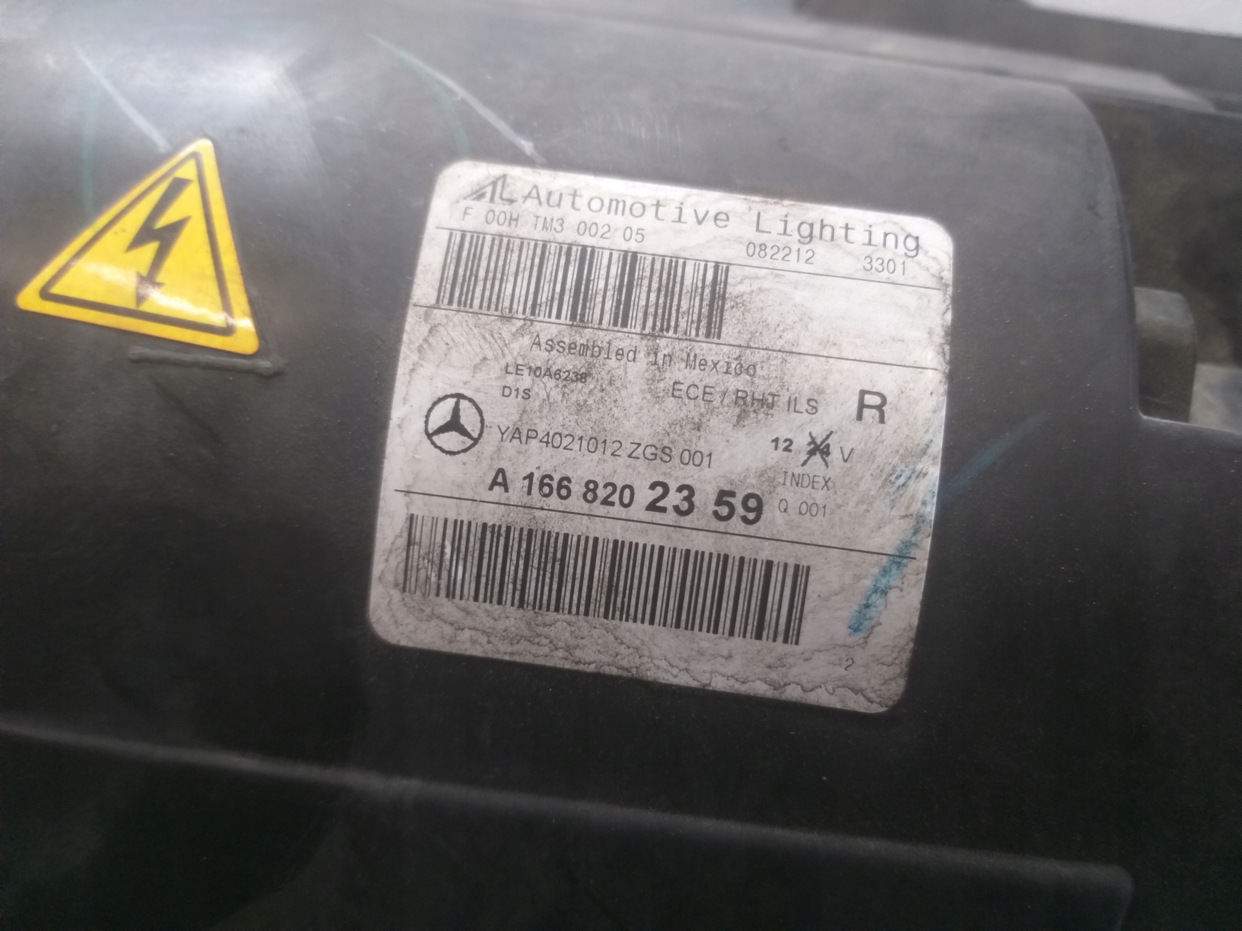 LIGHT FRONT RIGHT MERCEDES ML W166 XENON LED A1668202359