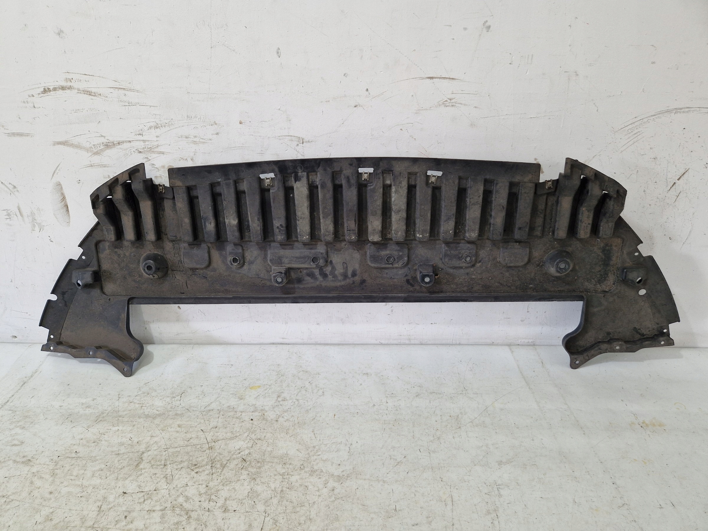 FORD MONDEO MK5 floor cover below bumper DS73-8B384-BF