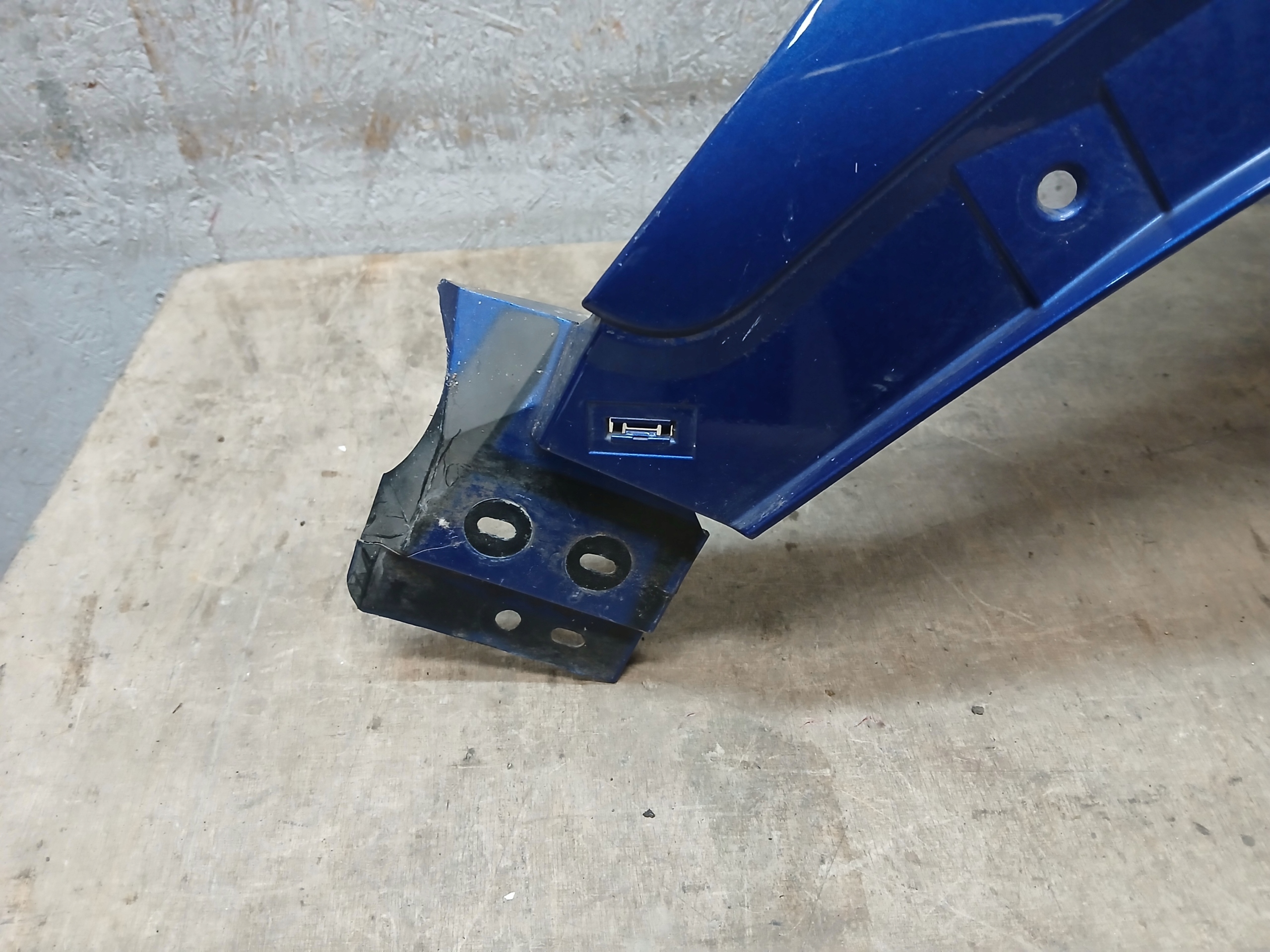 fender front right RENAULT CAPTUR and 1
