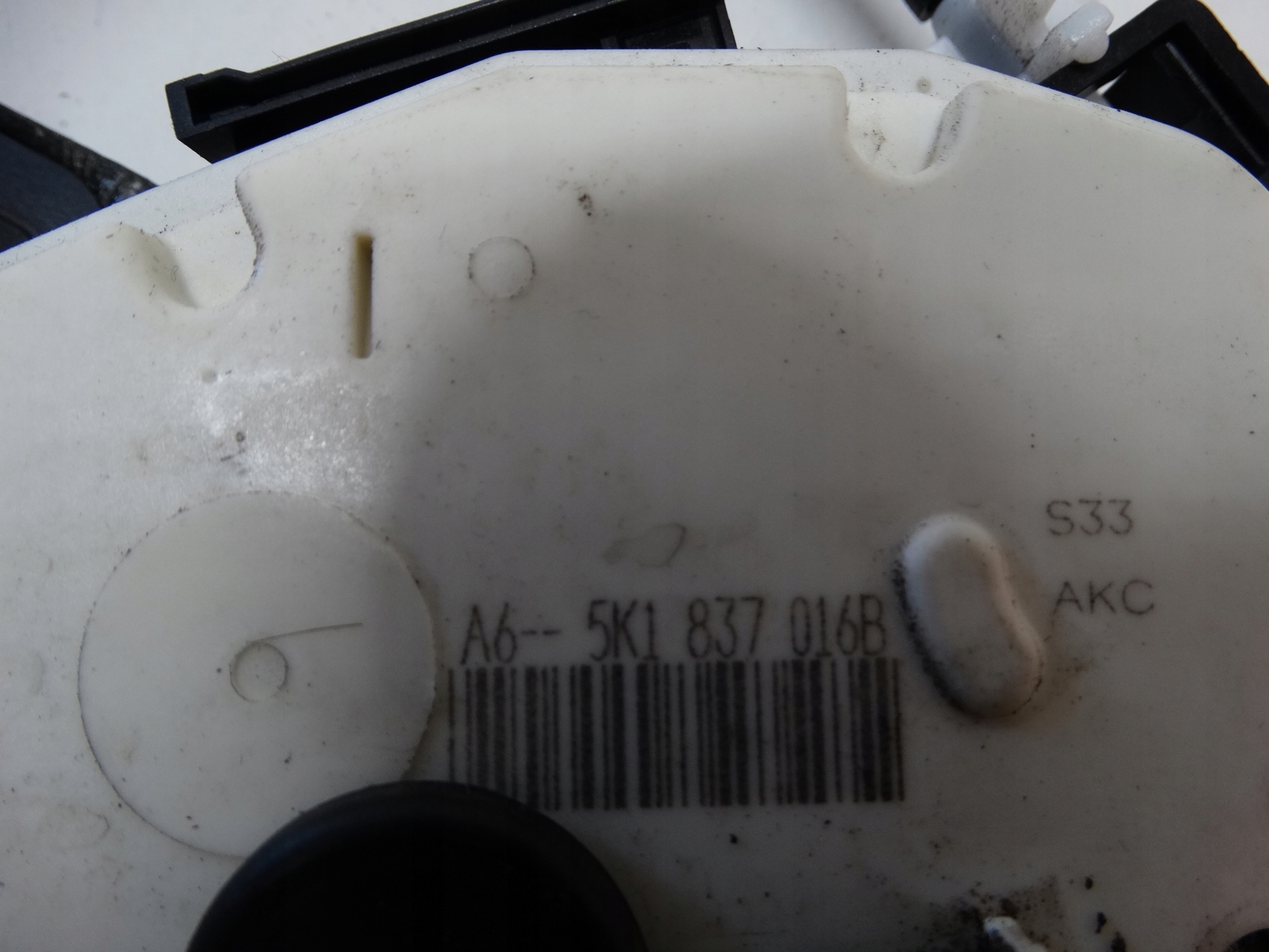 lock door right front VW GOLF VI 7PIN 5K1837016B