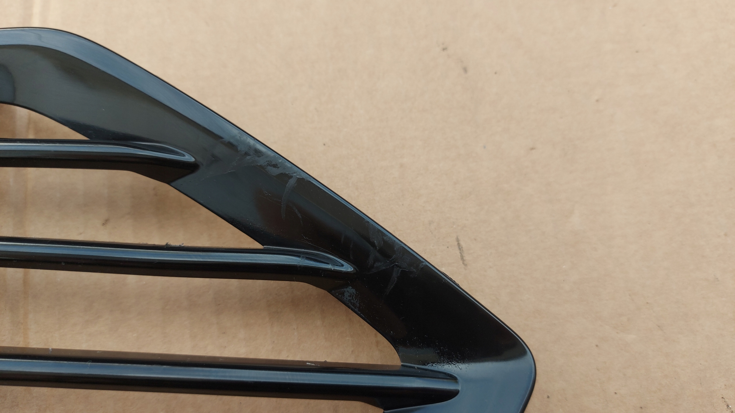grid spoiler of a bumper right right front front VOLVO XC60 II R-design