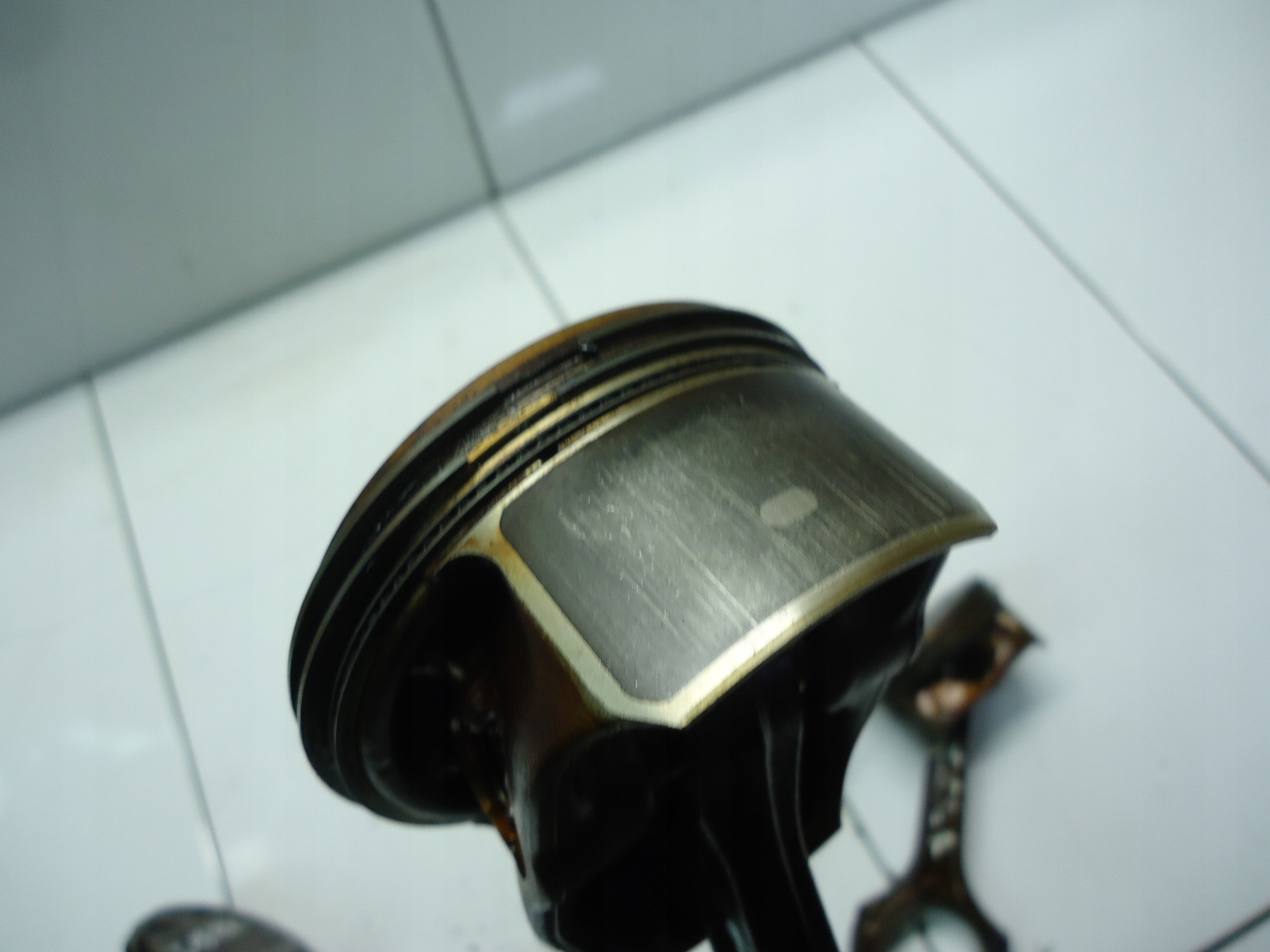 OPEL ASTRA J 1.8 16V Z18XER piston with connecting rod