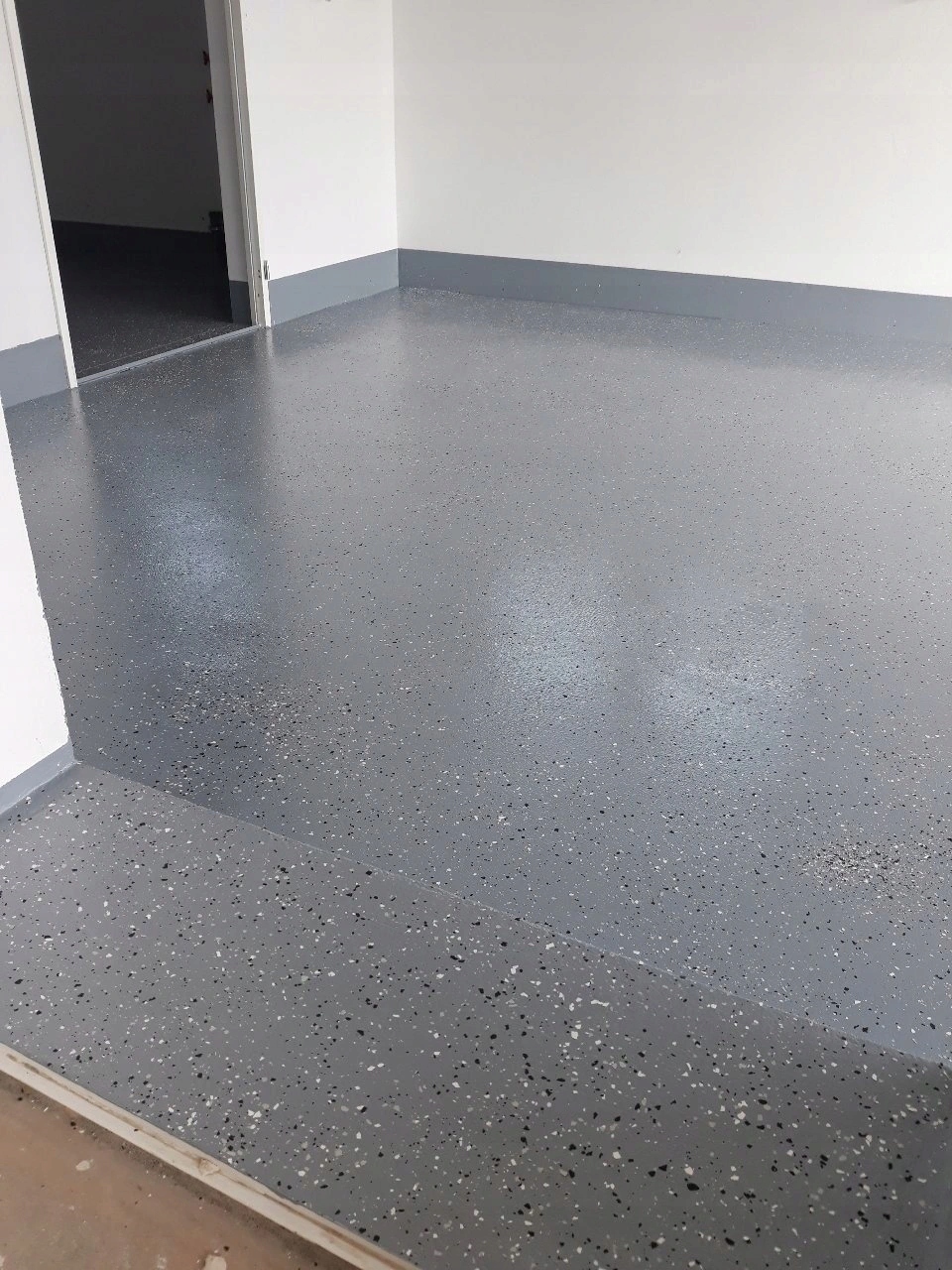 ŻYWICA EPOKSYDOWA, FARBA DO BETONU posadzki Sigmafast 205 20l 28kg RAL 7001 Waga żywicy 28 kg