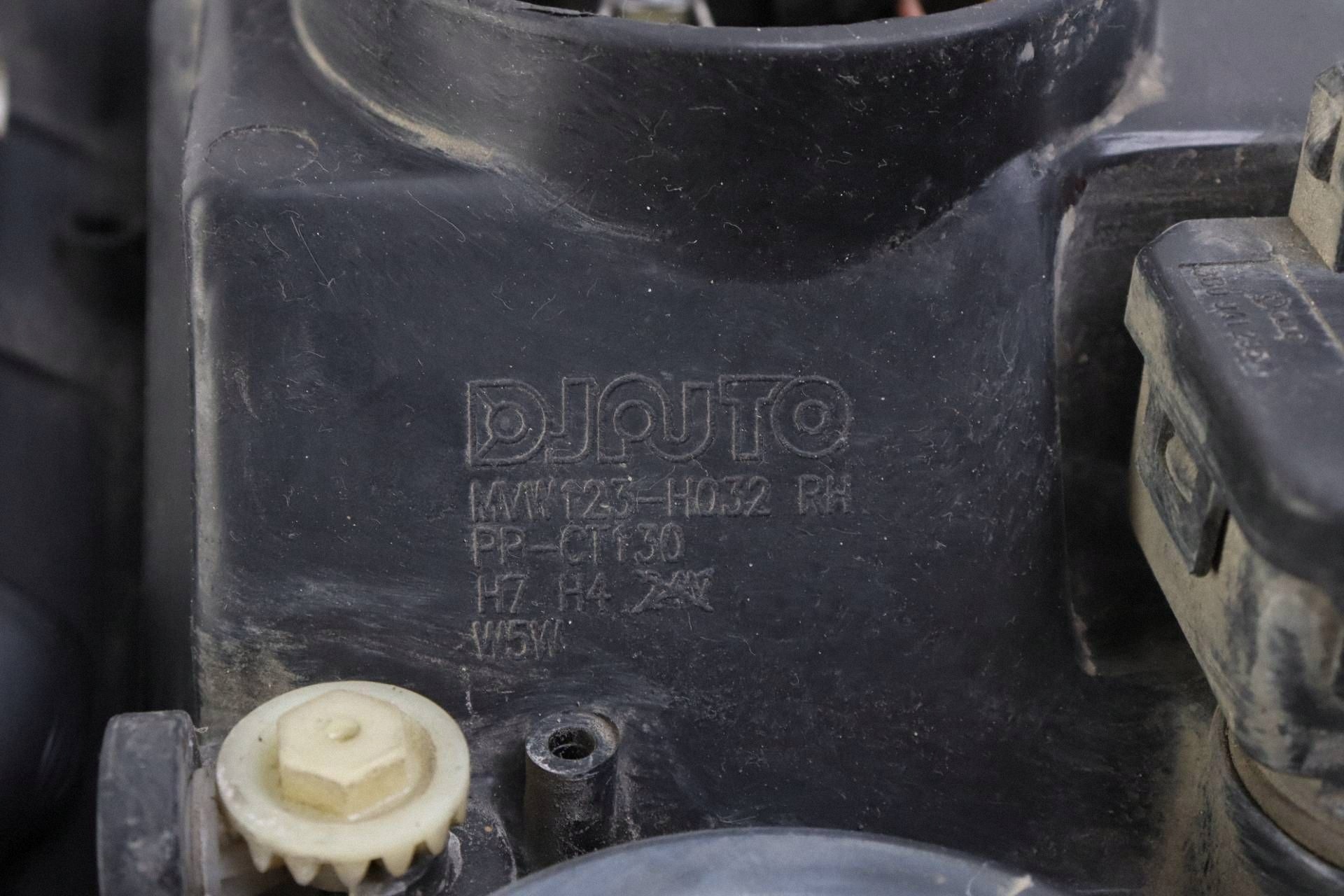 VW SHARAN and light front right front EUROPA