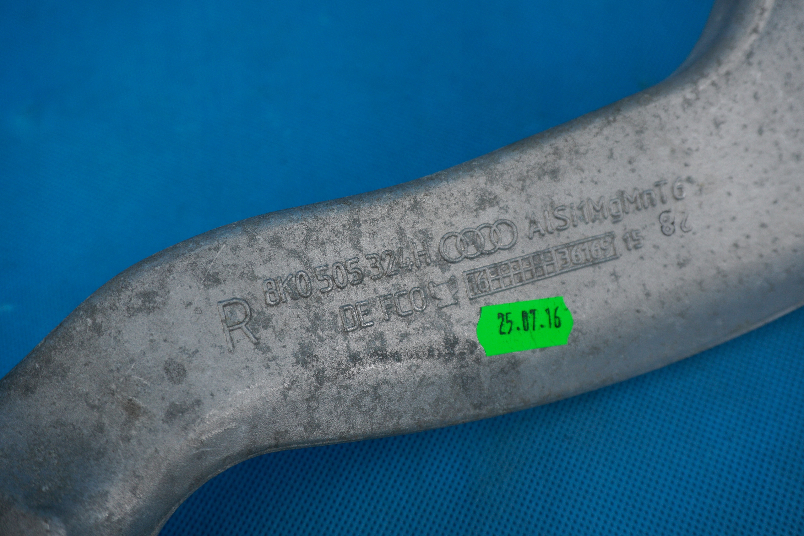 kar keresztirányú hátsó Audi A6 4G A7 4G8 A8 4H Q5 8R 8K0505324H